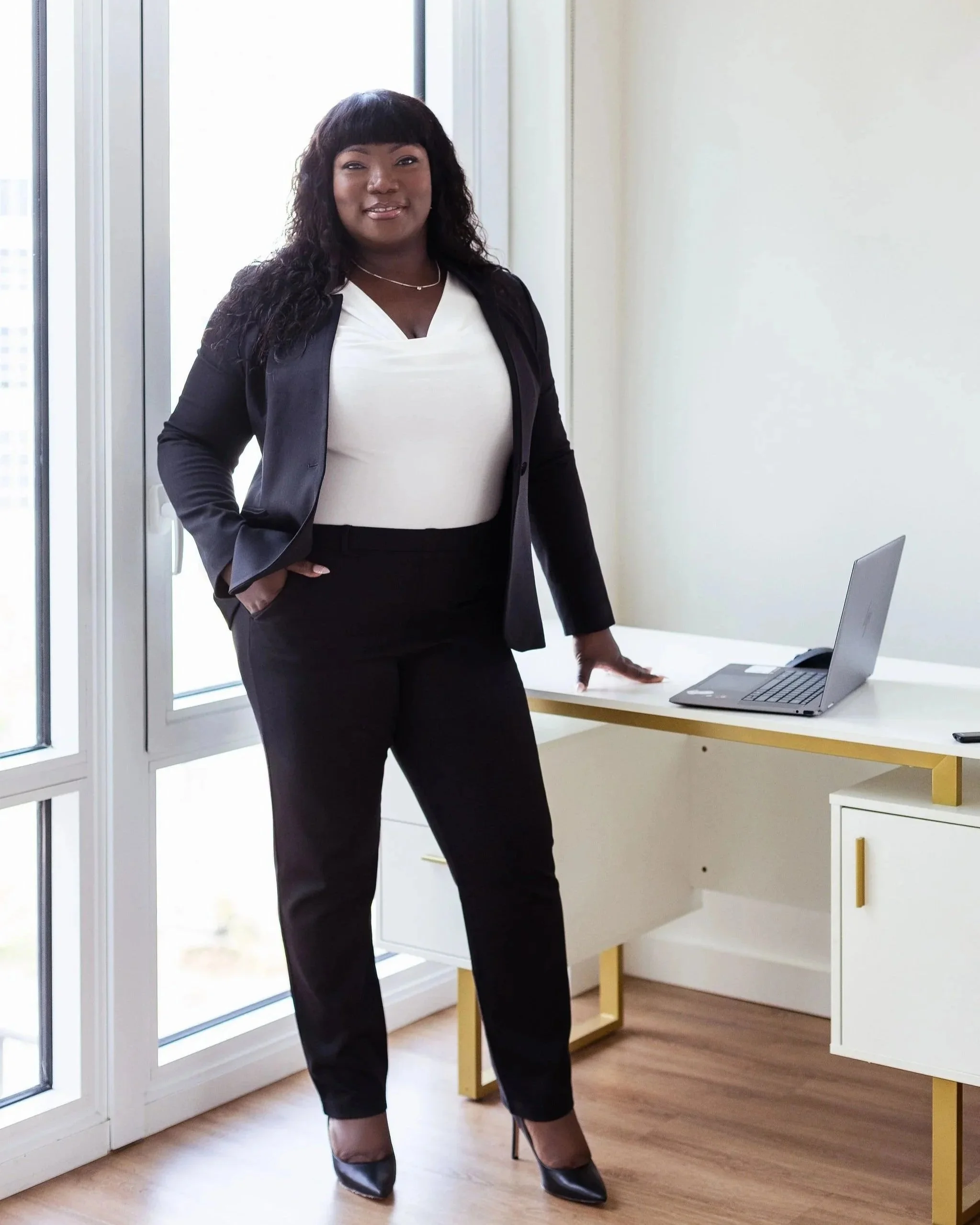 Semone Ophelia providing operational support for founders and scaling businesses