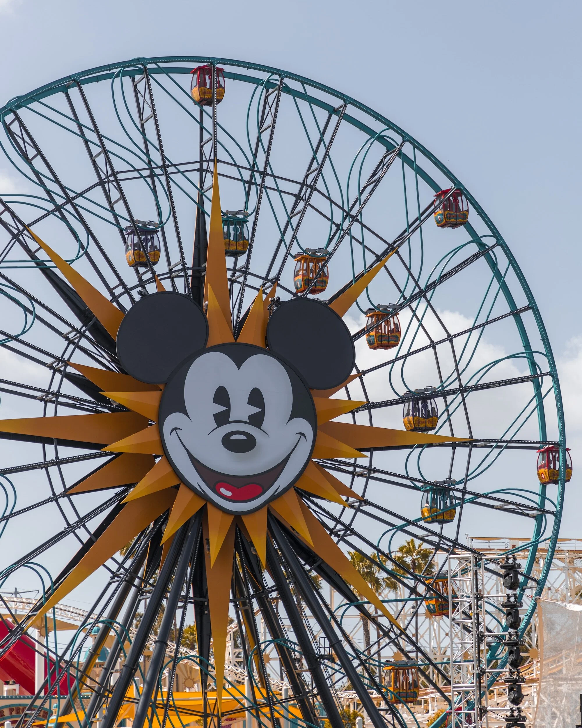 mickey mouse disneyland california theme park