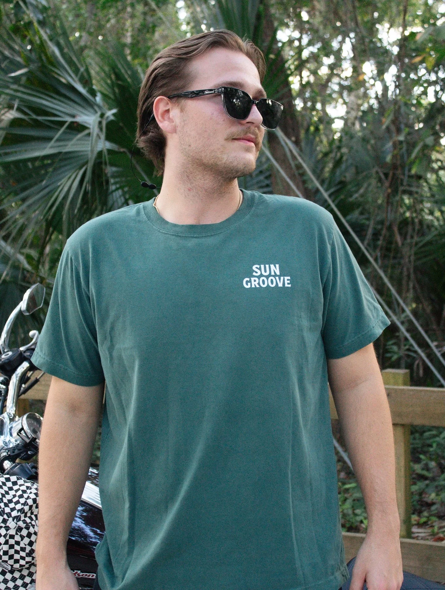 10.1.25

#clothingbrand #motorcycle #sungroove