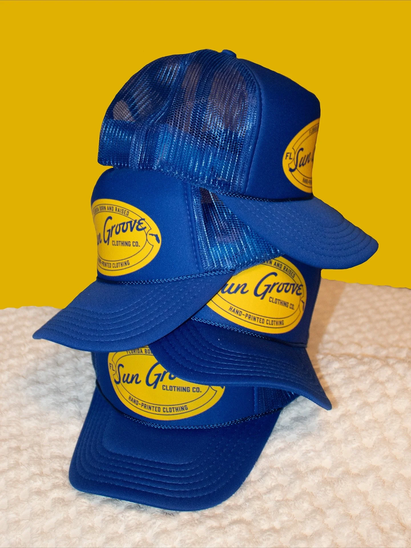 Heads up&hellip; literally! 👀

The new Sun Groove trucker hats just dropped.
Shop the new collection at sun-groove.com 

#shopsmall #truckerhats #clothingbrand #sungroove #ocean #surf #skate