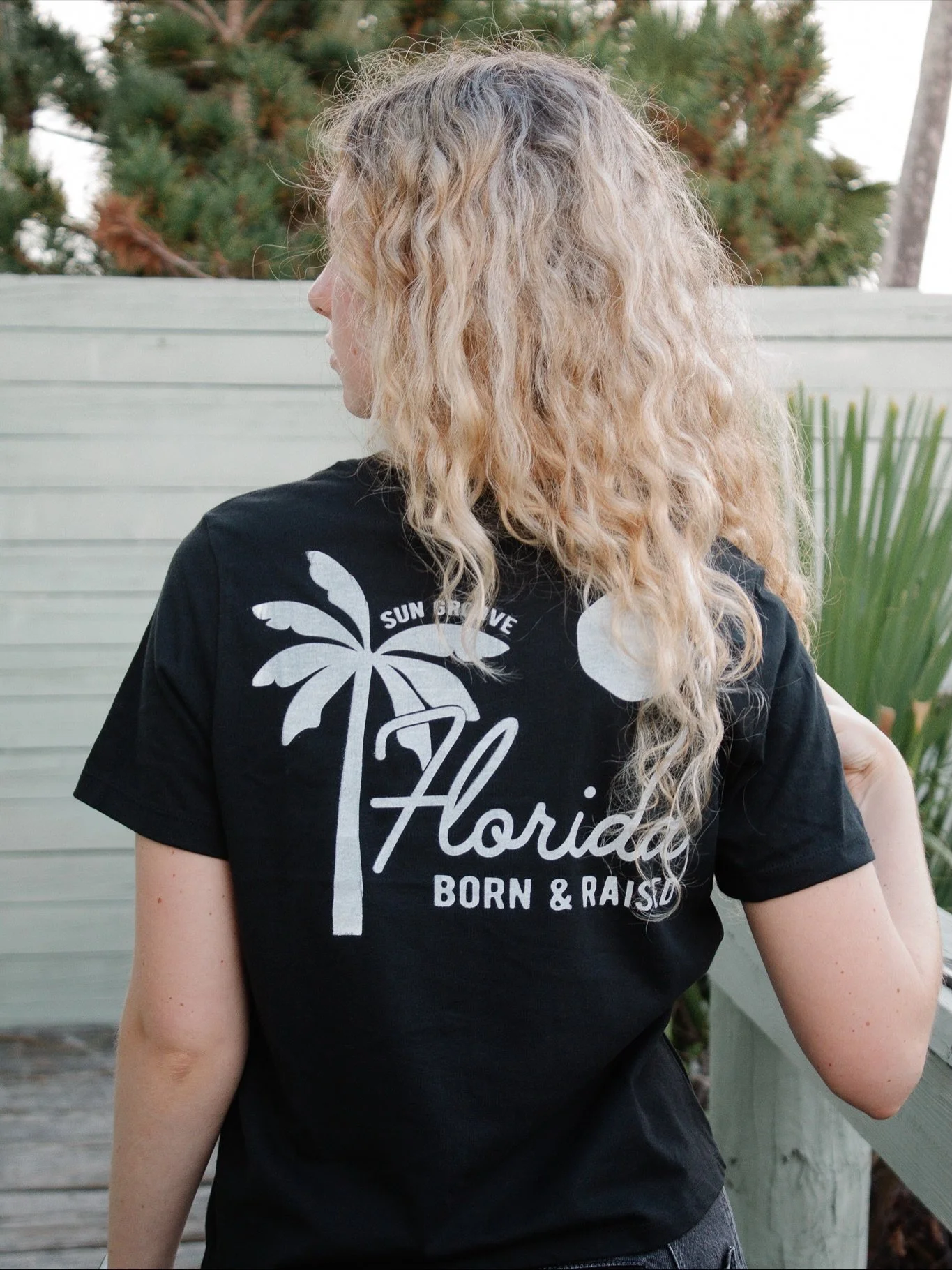 Shop the Florida boxy tee on our website 🌴
#sungroove #teeshirt #clothingbrand #surf #skate