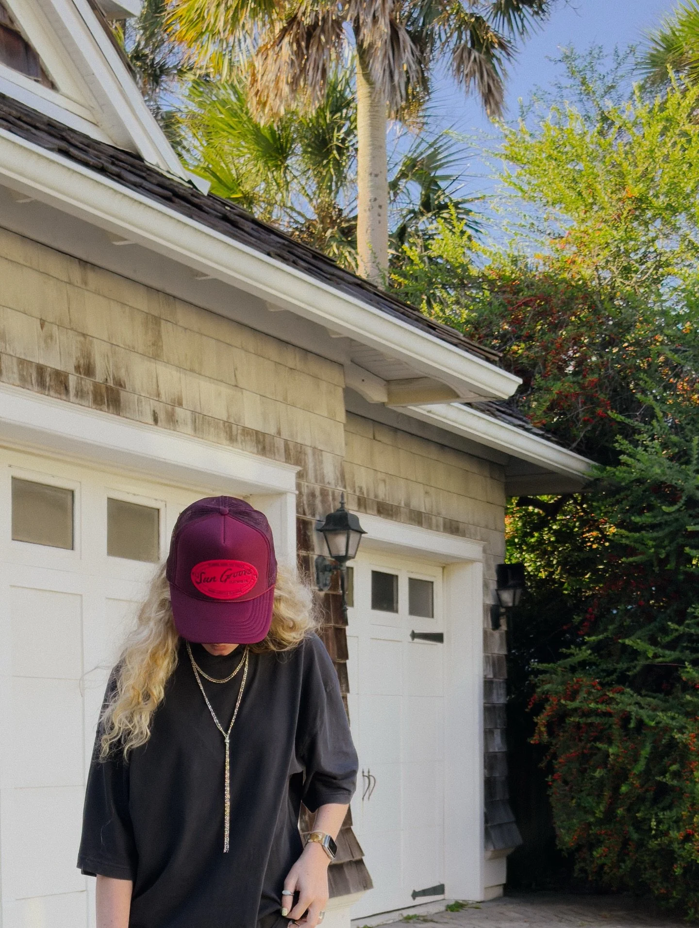 Grab a trucker hat to dress up your fits this fall. Link is in bio to shop now! 
#sungroove #904 #shopsmall #surf