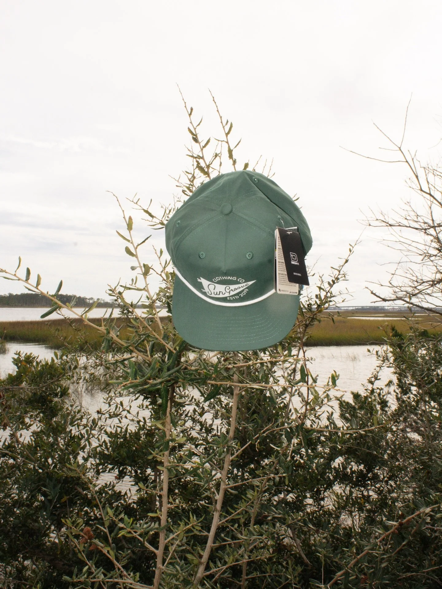 Hats! Who wants one? Shop online in our bio 
#hats #smallbusiness #surf #skate