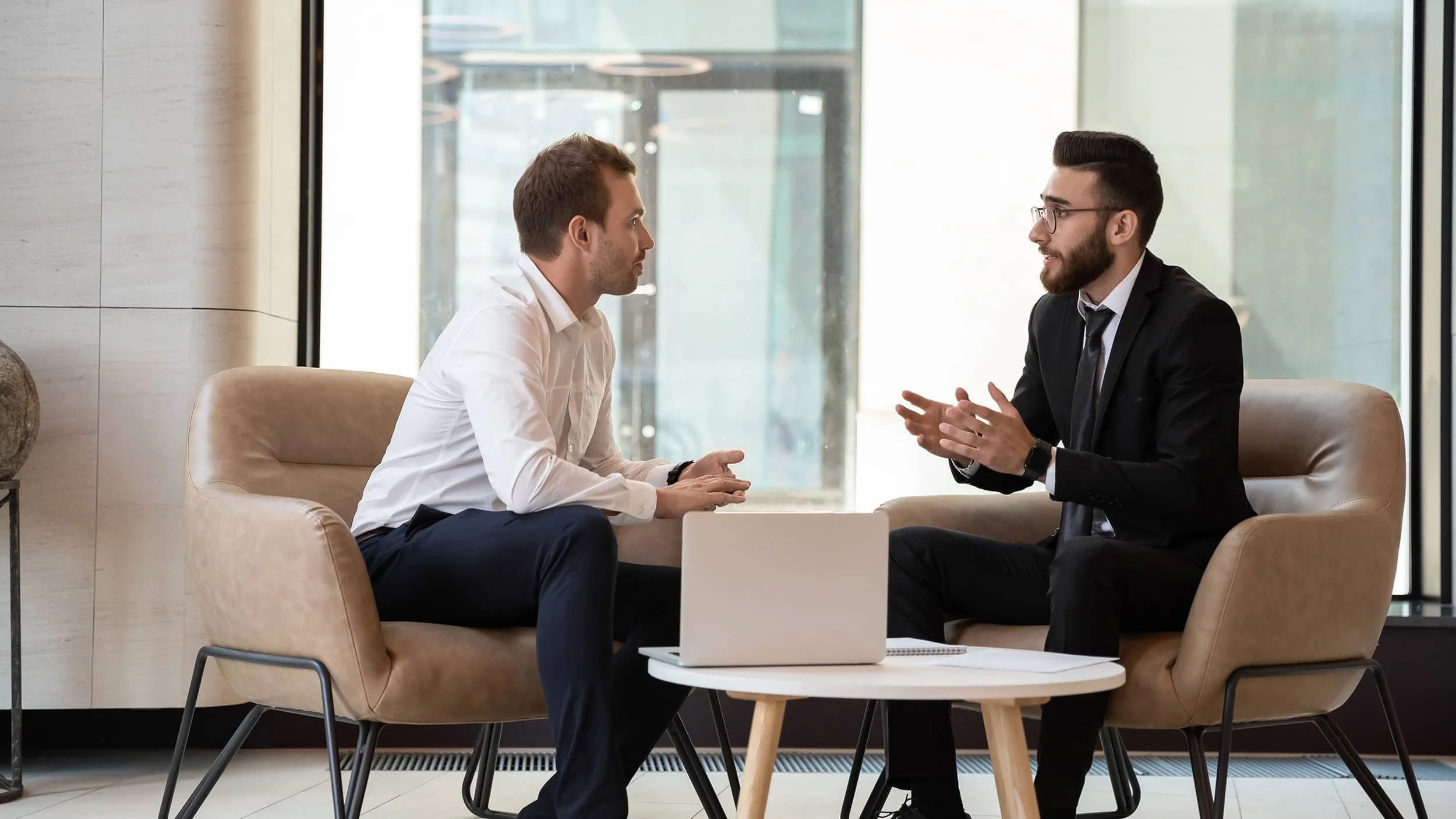 Business coach meeting with mentee