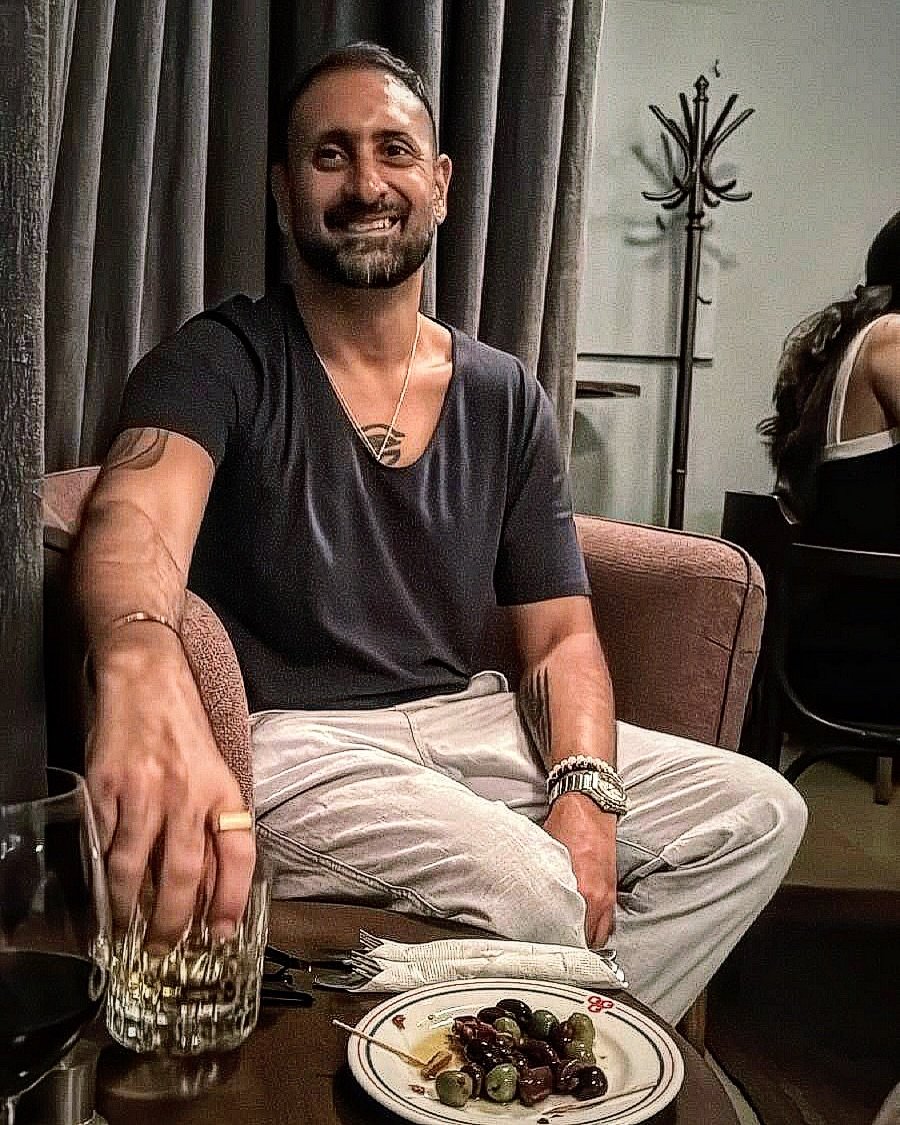 Monsoon moments and upcoming gigs all packed in to bring the upcoming weekend vibes. Excited to be playing @raeethgoa @mircommune @ddropphammerzz @sohohouse and some of my other fav spots, on line ups with @ariel__estrella @guzova.music and friends. 