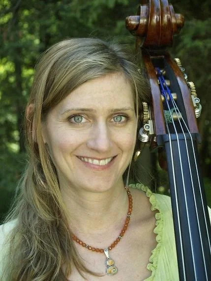 Melissa Straus Photo for Website.jpg