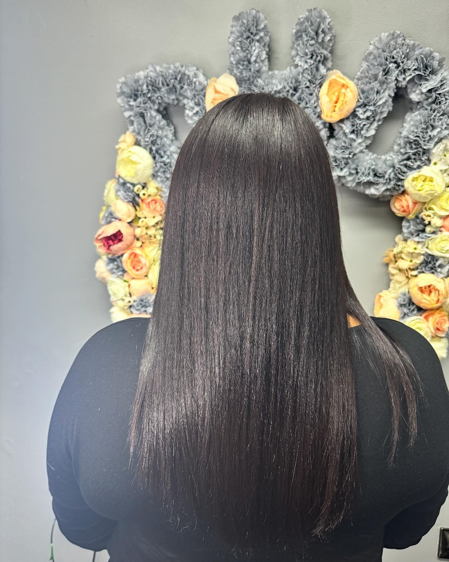 Lamination treatment 😍
&bull;
Less intense version of a keratin treatment that lasts up to a month 🤩