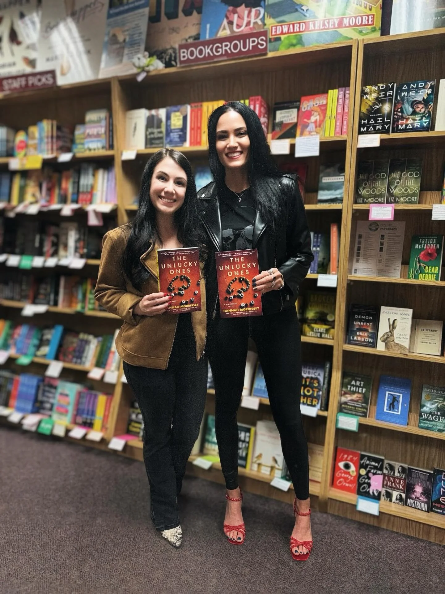 Why all my book friends so tiny? 💀 Ah, so they&rsquo;re portable and I can take them along with me from bookstore to bookstore. 

Thank you to my spooky boo @the.grim.readers who joined me at @books_n_co last night for a lively chat to celebrate the