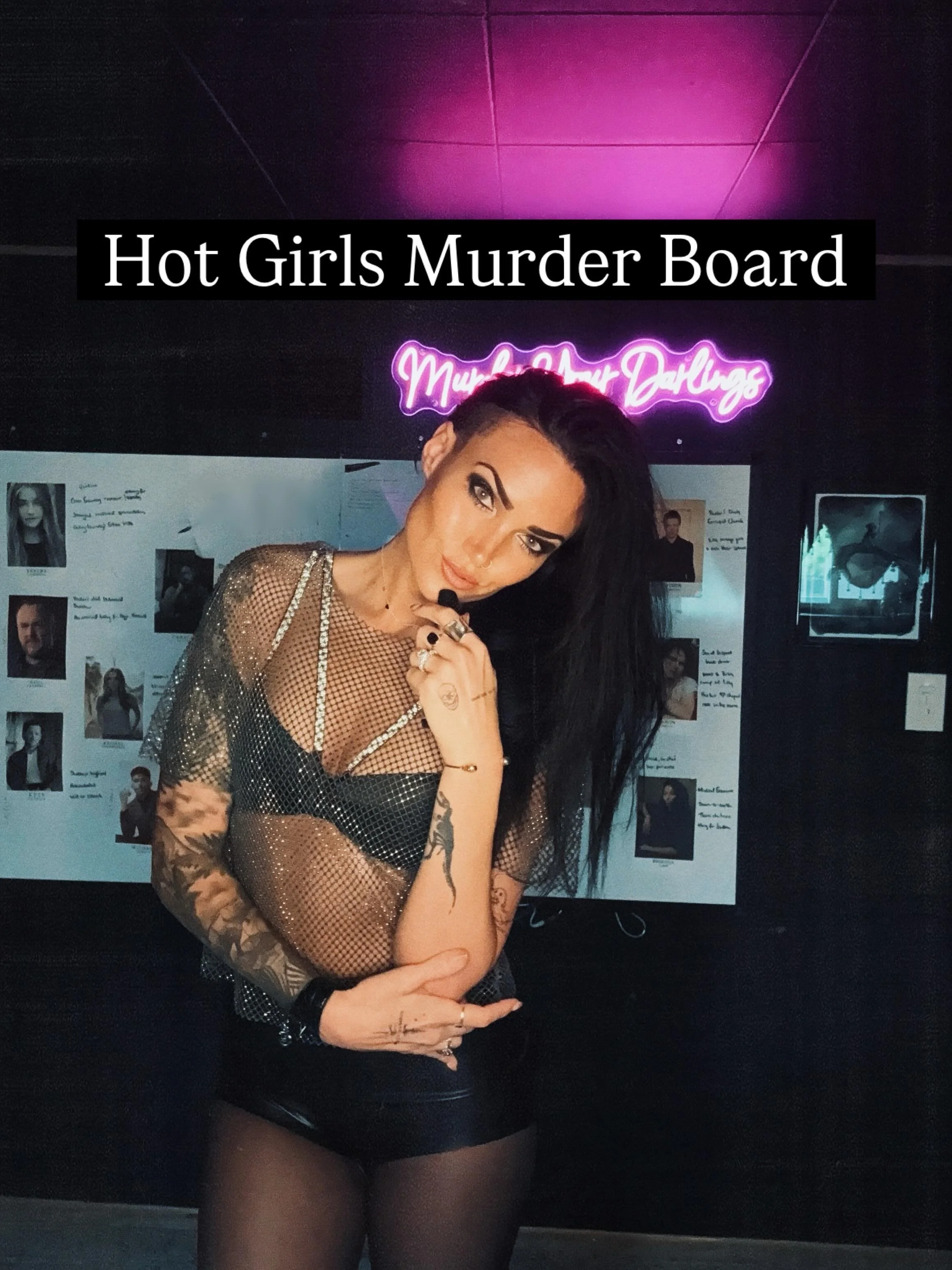 Thirst Trap Thursday 💀 I&rsquo;d like to thank Allie Rose Co for trademarking #hotgirlsread for five whole days so I finally had an excuse to wear my hot pants. 

&bull; 

#hannahmorrissey #thrillerbooksaddict #authorsofinstagram #thrillerauthor
