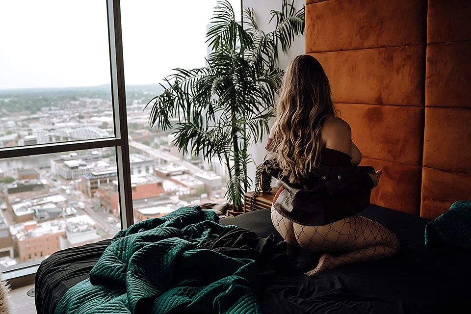 Holly Douglas and Co_Nashville Boudoir Photography_garters_stockings8.jpg