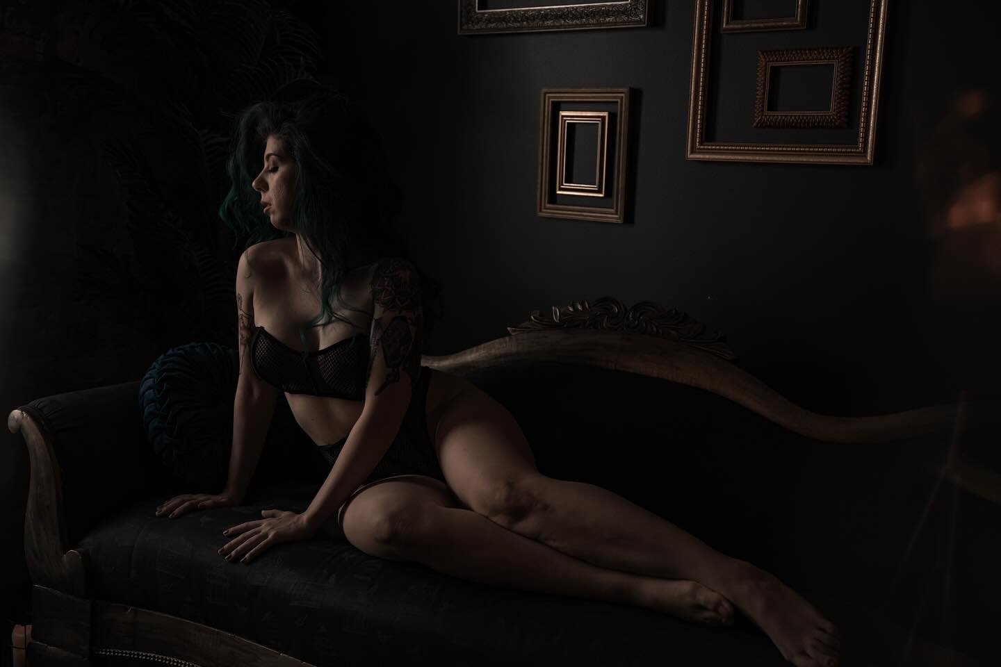 Her vivid teal hair brought the perfect pop of color to our lush, dark boudoir sets. Are you as obsessed as we are? Let us know below! 
.
.
.
#tealhair #boudoirbeauty #nashvilleboudoir #darkandmoodyphotography #boudoirvibes