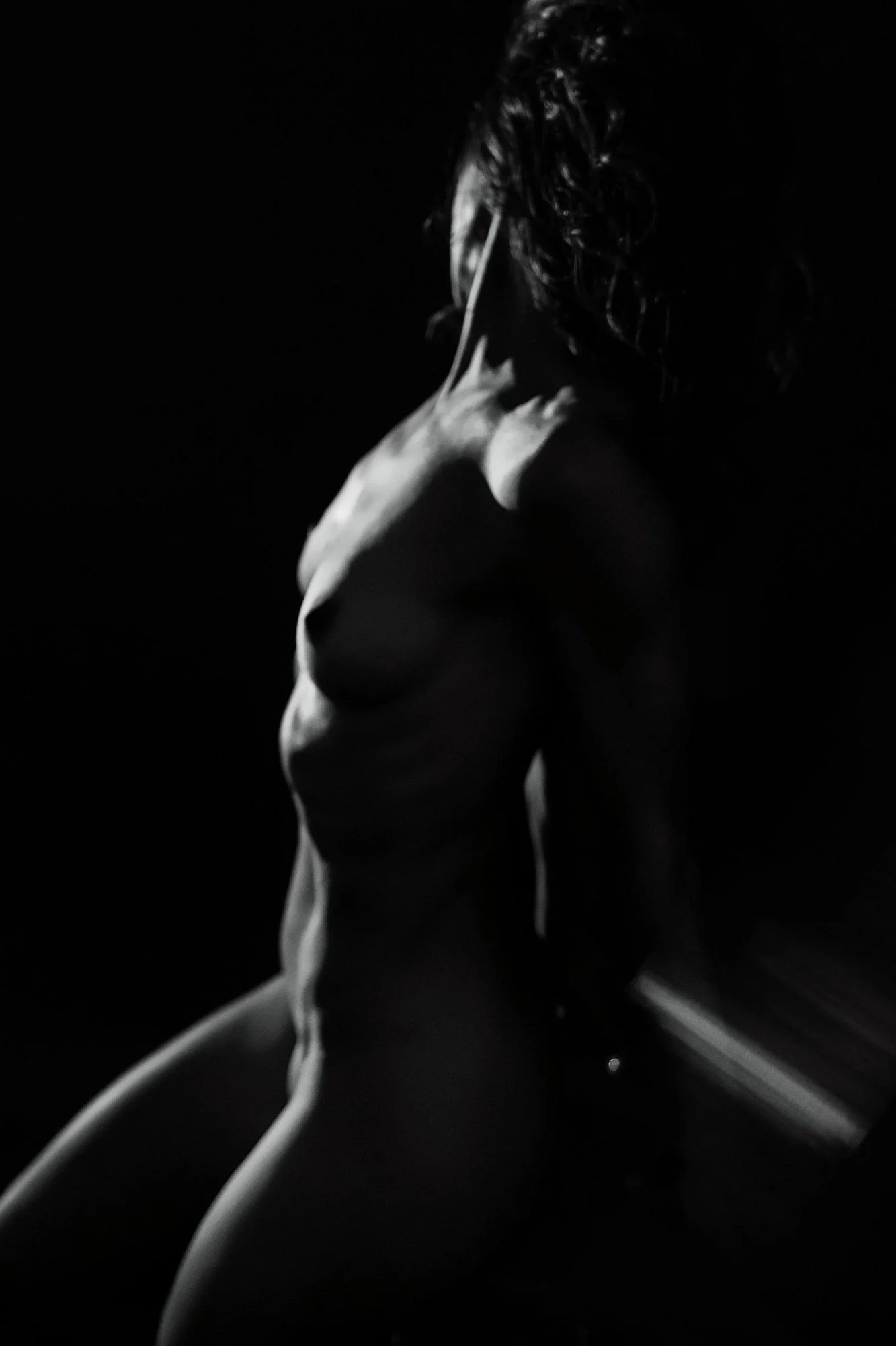 High contrast black and white study of shoulders and back, Body Scapes boudoir photos, Nashville