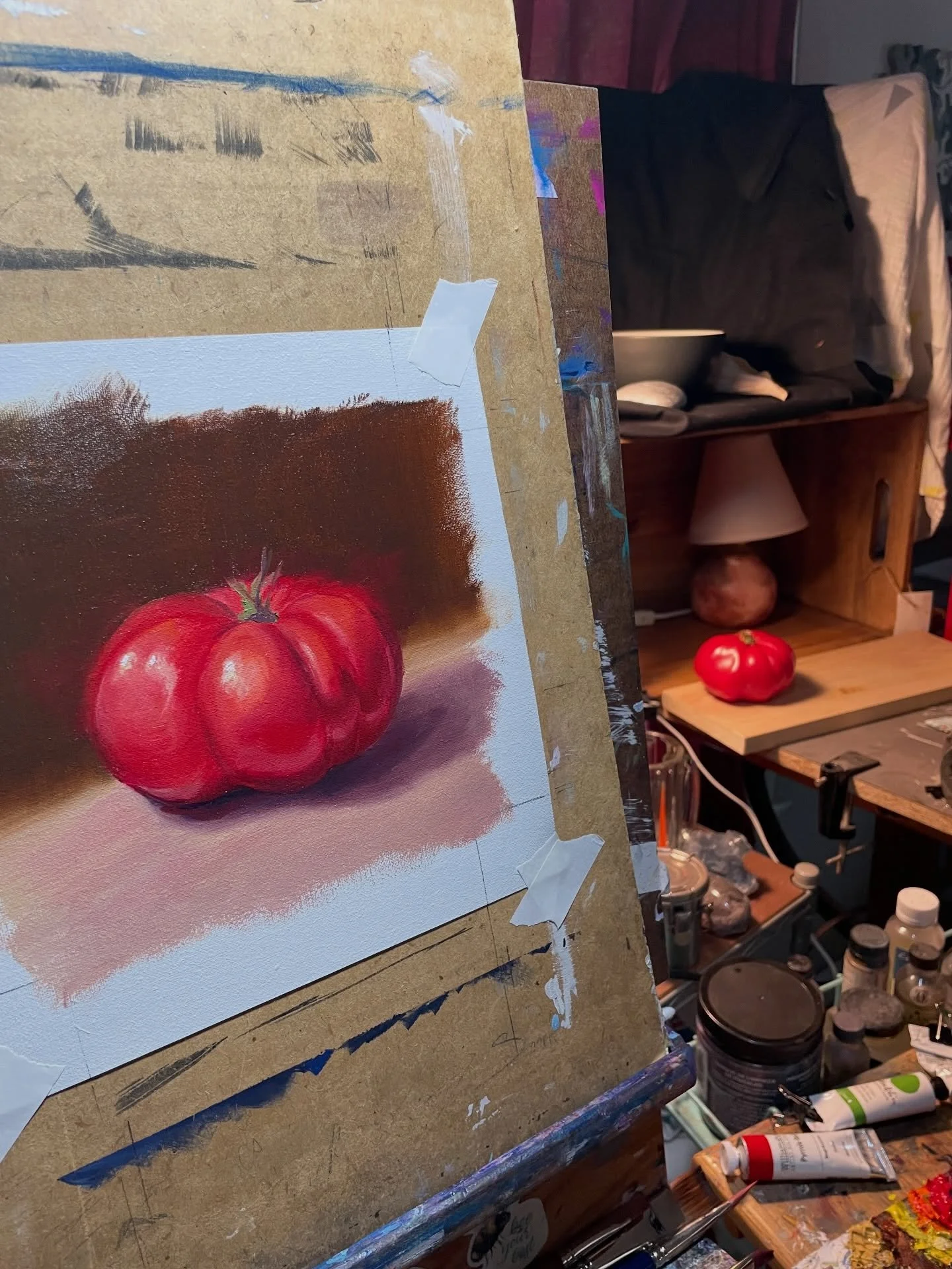 More alla prima painting. I actually got to paint one of these gorgeous heirloom tomatoes before we ate it! I&rsquo;ll call that a win in itself. I hope they taste as good as they look. (But prob not, it&rsquo;s not quite tomato season yet) 

Here&rs