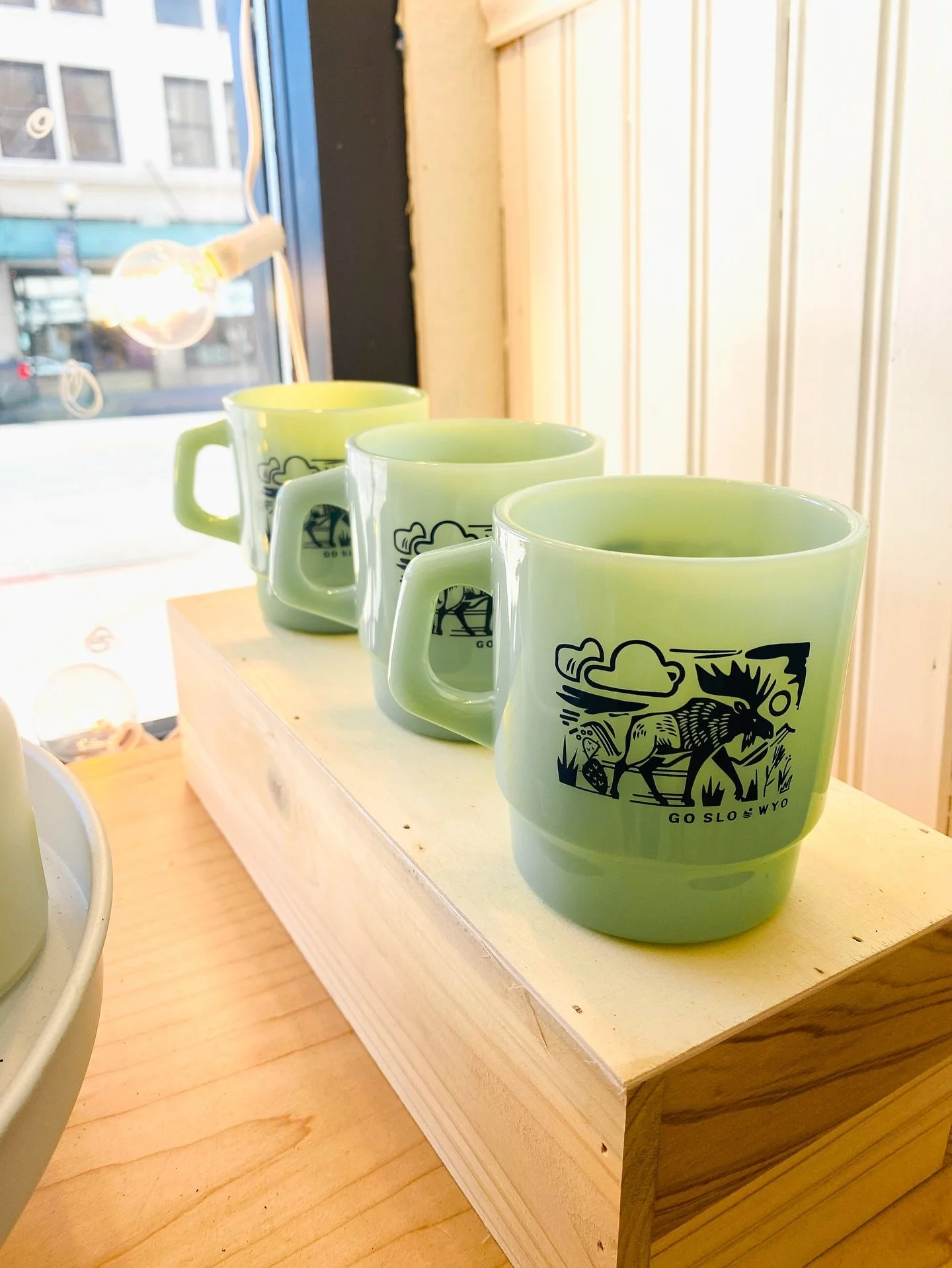 &gt;&gt;Well butter our biscuit and call us vintage&hellip; these new milk glass mugs from @go_slo are pretty neato. ✨

&bull;&bull;&bull; Wanna learn some stuff?! 

Milk glass has been turning heads since the 1500s, believe it or not. It started in 