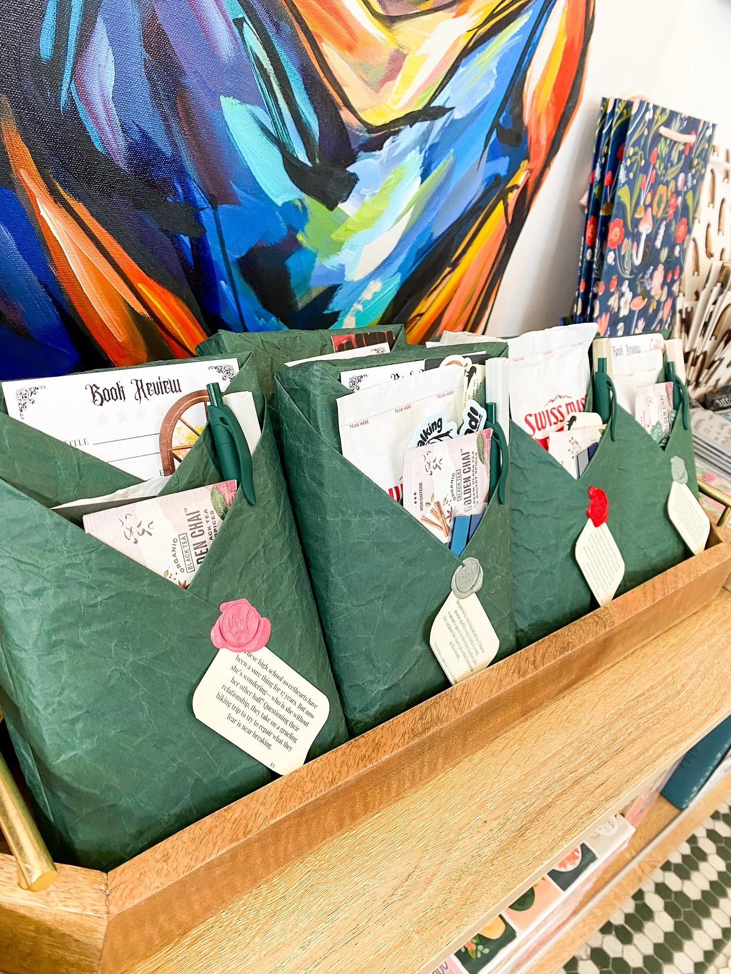 &gt;&gt; RESTOCKKKKKK &lt;&lt;
It&rsquo;s prime cozy, ✨blind date with a book✨weather and our shelves are all full up. 

New ones in from local book guru @thewillowbranchbooks !