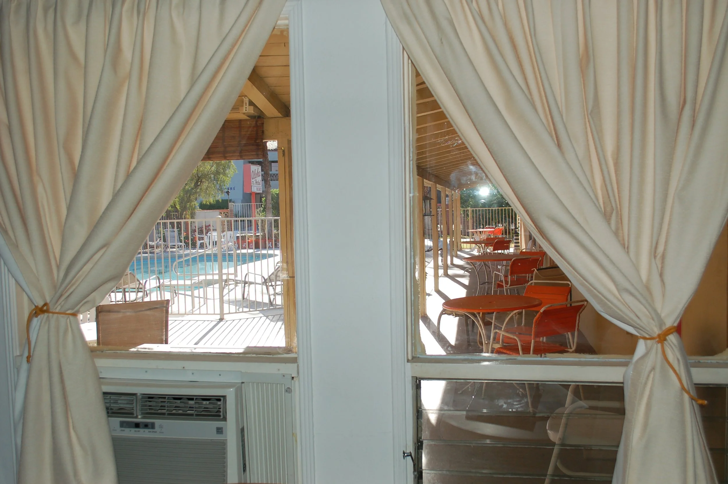 Queen Suite 1 queen, 1 futon, 1 twin