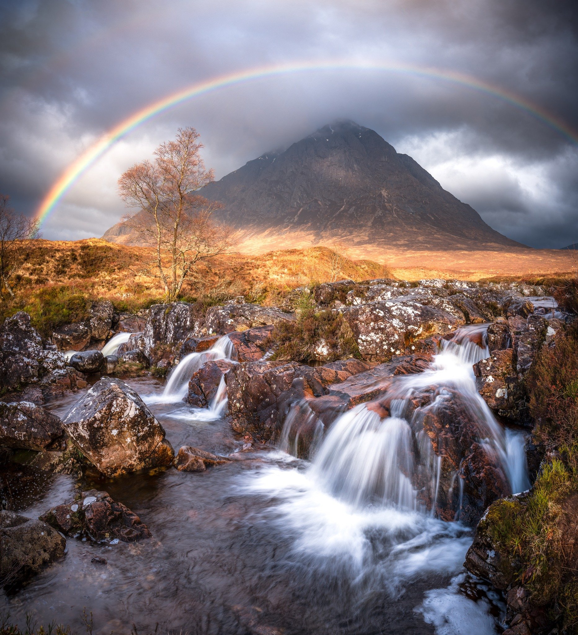 Wishing that I was back in Glencoe capturing rainbows over beautiful waterfalls 😍
This photo was captured in quite a rush - the rainbow started to appear as we were parking the car. Luckily it lasted long enough for me to grab this image! A truly un