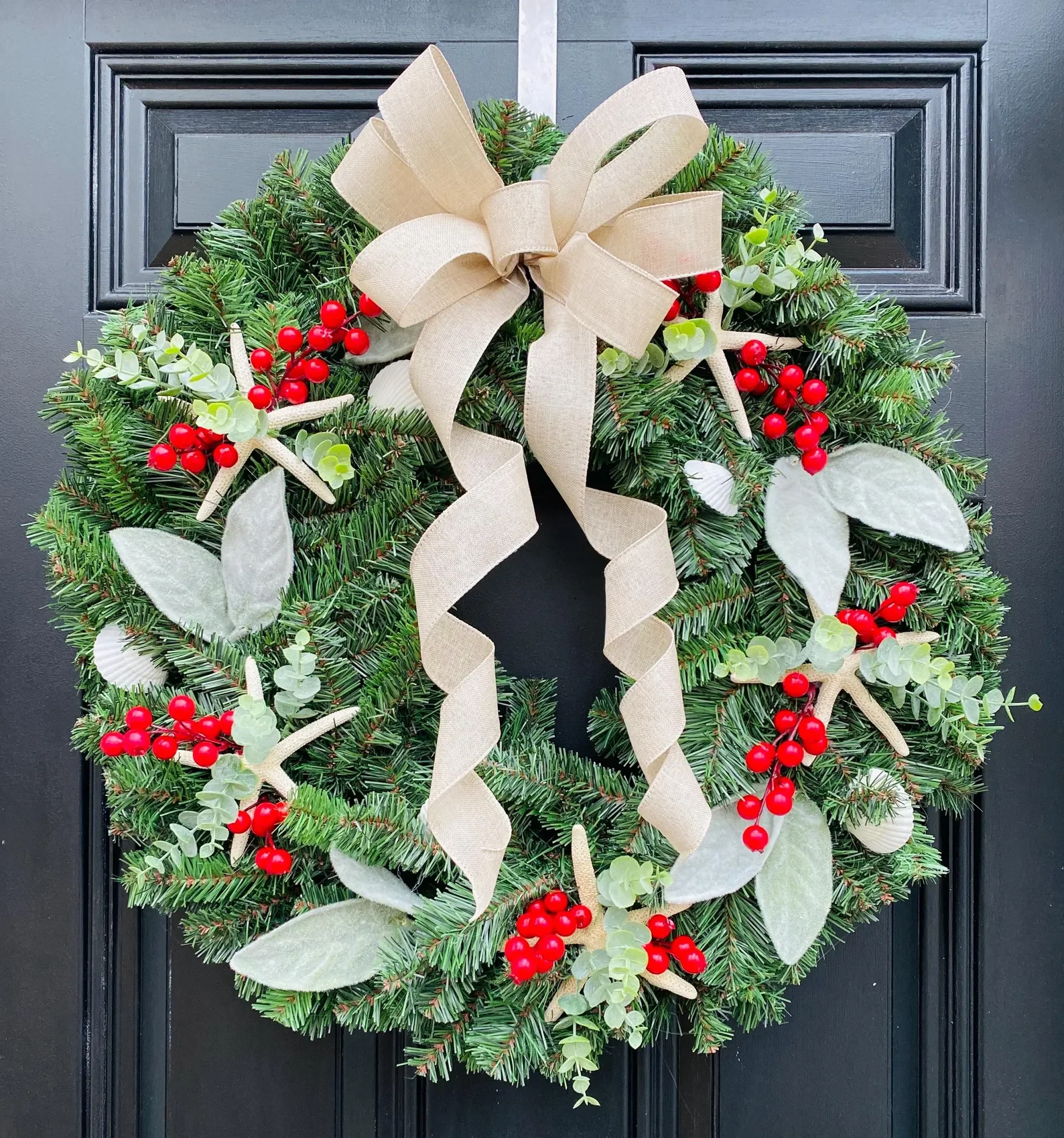 Deck the Shores! Your DIY Coastal Wreath for a Beachy Holiday