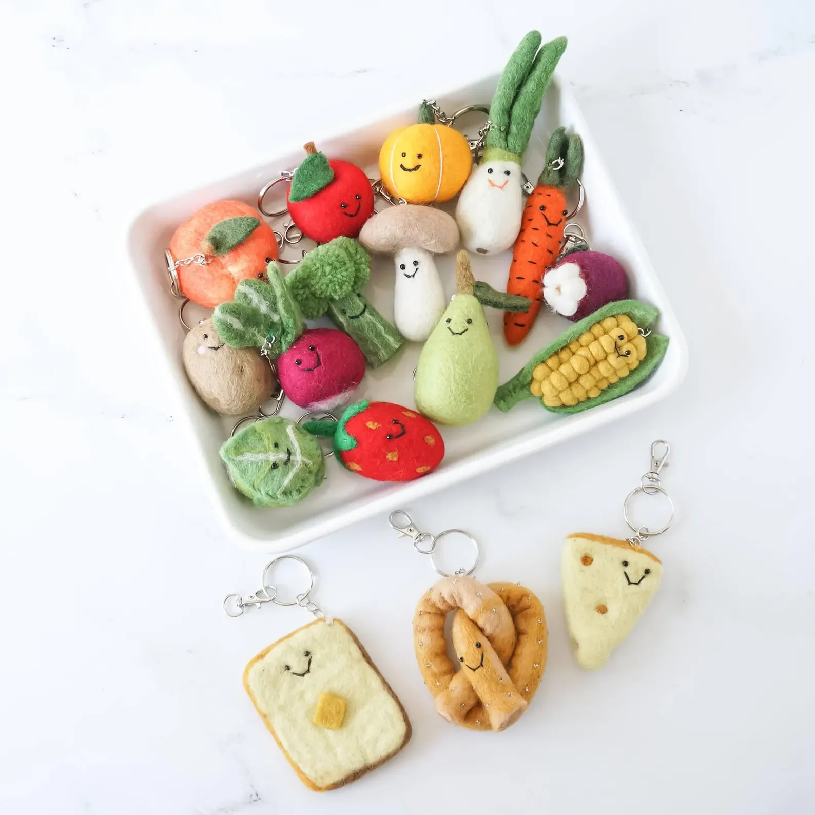 Felt Keychain - Vegetables, Fruits & Breads | Bag Charms | Broccoli, Mushroom, Potato, Pumpkin Keyrings | Strawberry, Peach, Apple Ornament