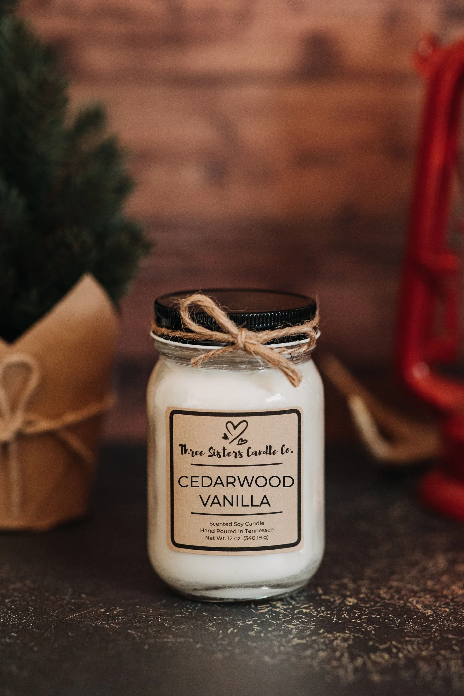 cedarwood-vanilla-scented-candle