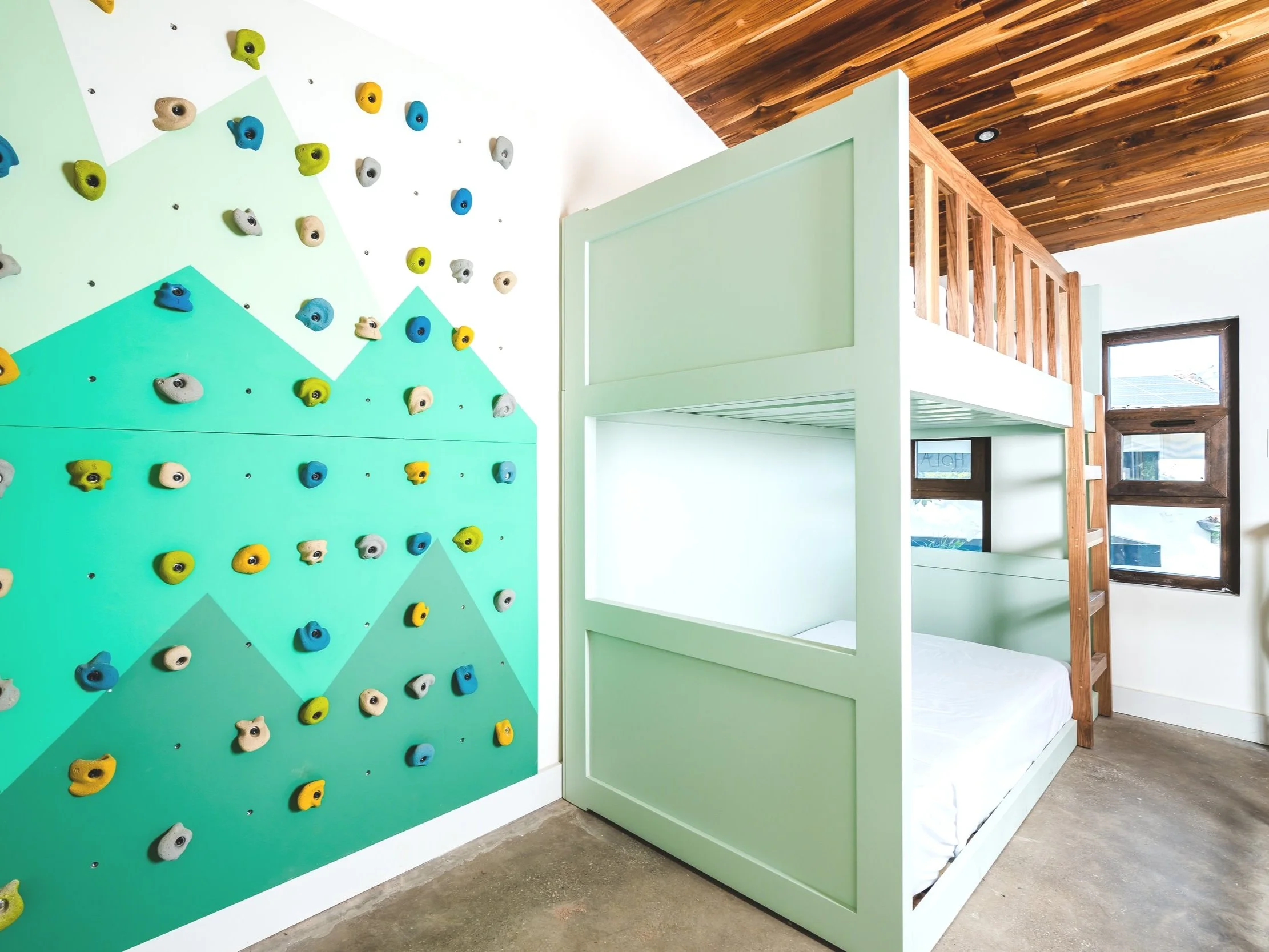 (c) bidrop.com-2023-12-20-151712 - (149)_2048px.jpg