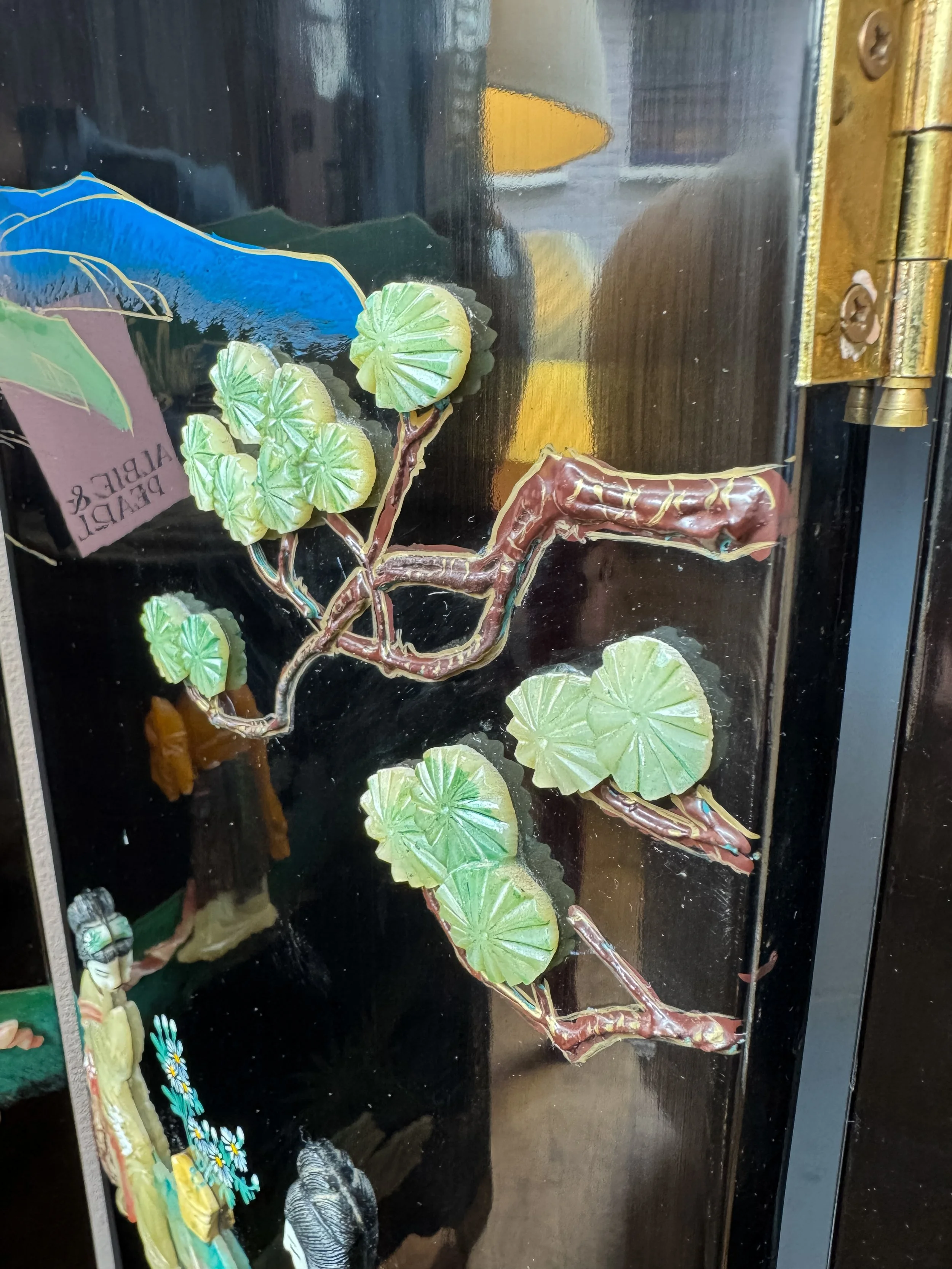 Albie&Pearl_antique screen0436.jpg