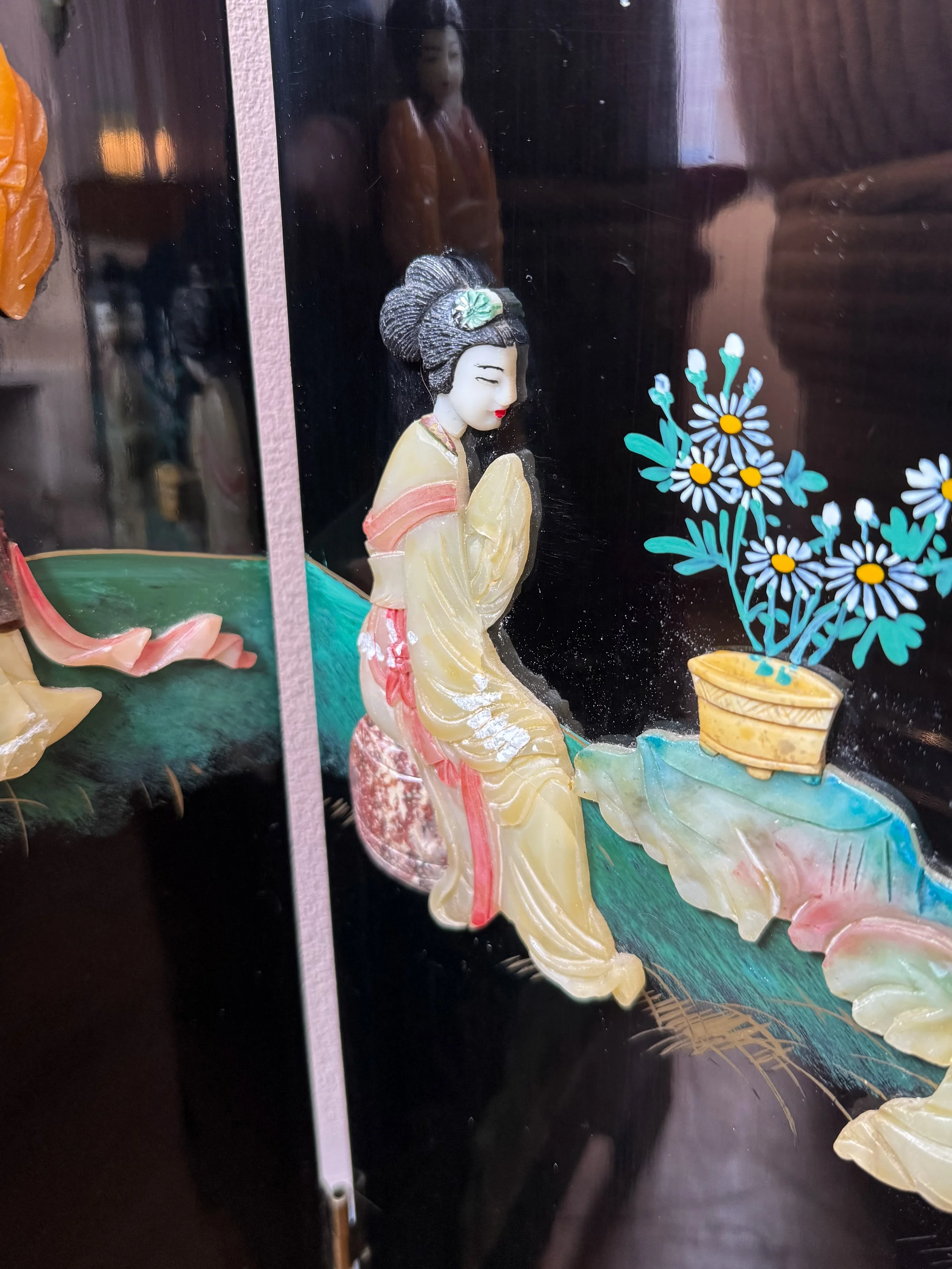 Albie&Pearl_antique screen0440.jpg