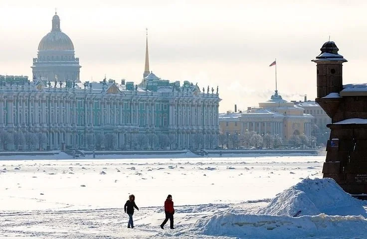 Winter view of the Neva River in St Petersburg, Russia.jpeg