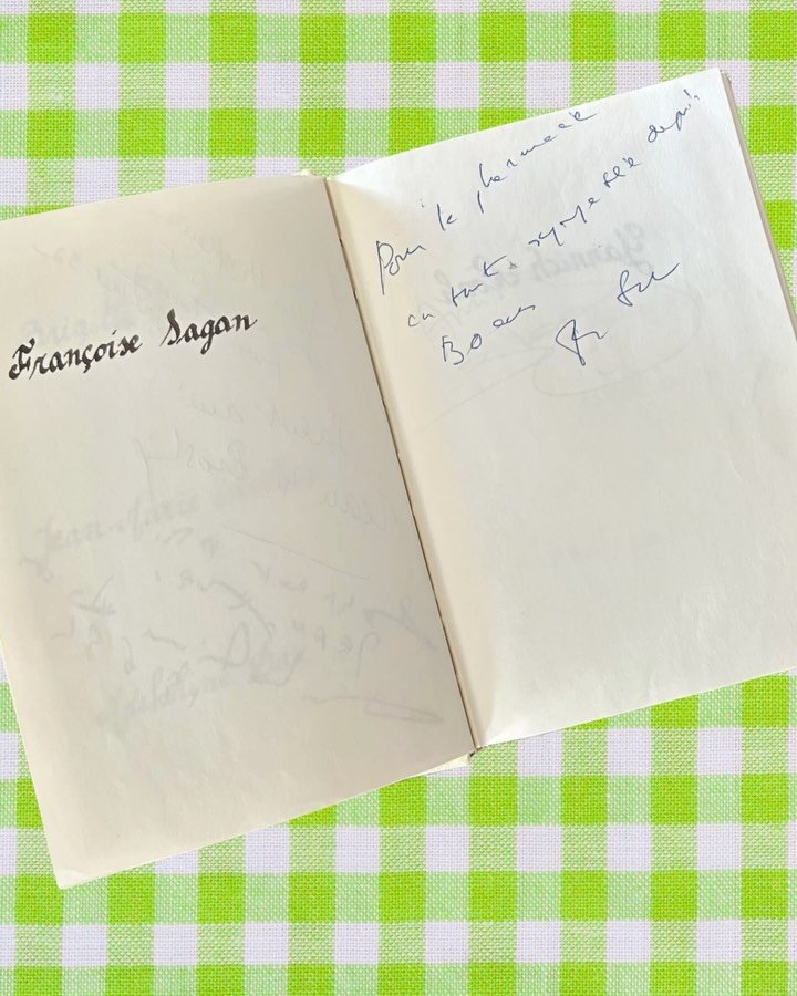 Hier, j&rsquo;ai pris le bus Le Havre / Honfleur.
On traverse le Pont de Normandie. Ici, on dit simplement que l&rsquo;on va de l&rsquo;autre c&ocirc;t&eacute; de l&rsquo;iau. Parfois, quand les bourrasques arrivent de la mer, le bus tangue un peu.

