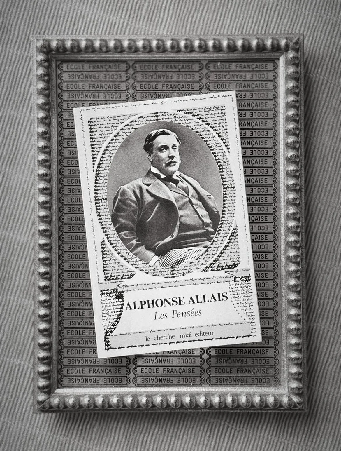 Image 1 couverture mise en beaut&eacute; par l&rsquo;artiste @budarcollageart @budart_cadres 
Image 2/3 &mdash;>
Page 12. Rire franc.
Page 37. Syncope br&egrave;ve.
Page 54. Mort apparente.

Alphonse Allais lu &agrave; haute voix par un homme qui 