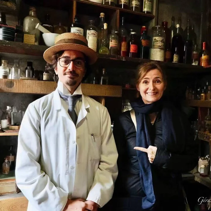Samedi 6 juin, les Greniers &agrave; Sel de Honfleur accueillaient les r&eacute;ceptions annuelles de l&rsquo;Acad&eacute;mie Alphonse Allais.

Cette ann&eacute;e, Laurence Boccolini, Bastien Loukia et Nicolas Pubreuil, maire de Honfleur, @honfleur o
