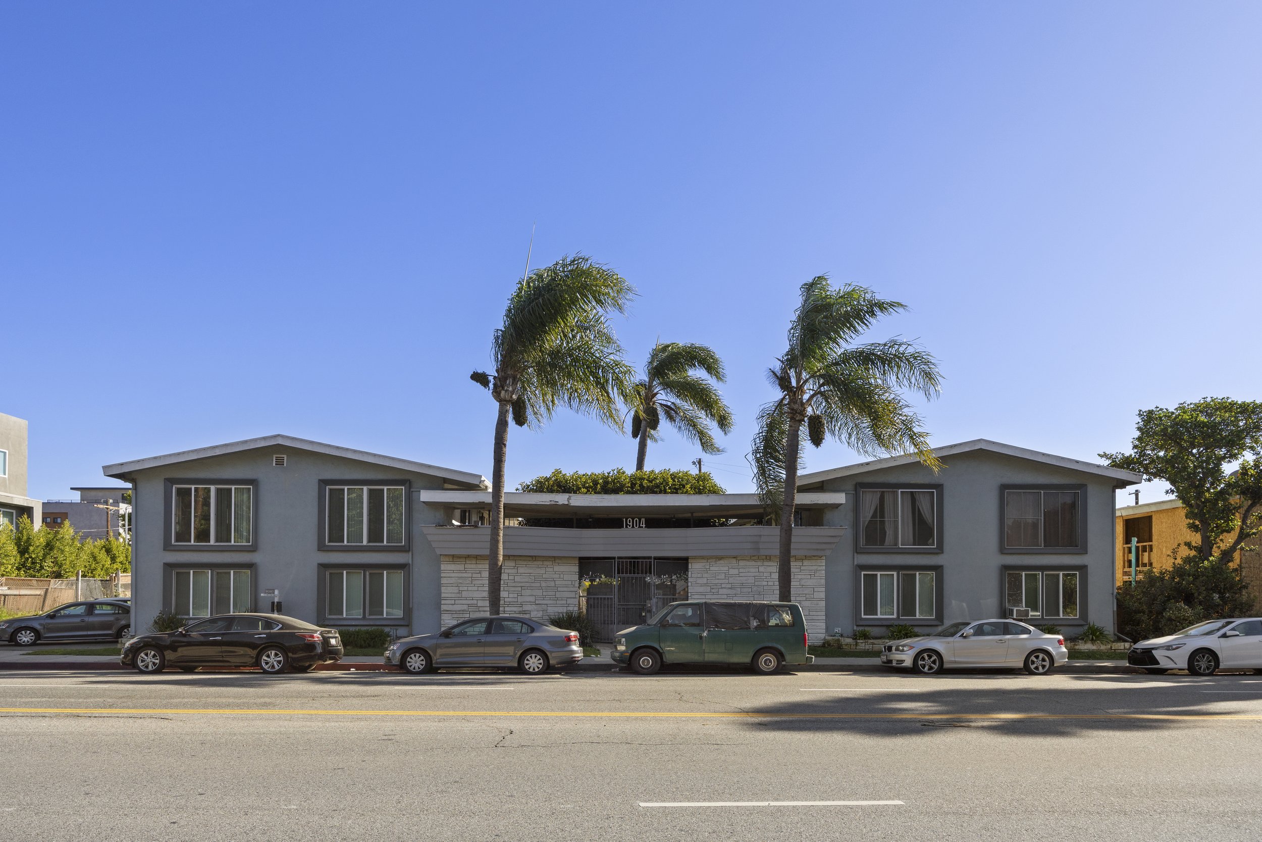 1904 S Robertson Blvd, Los Angeles, CA 90034