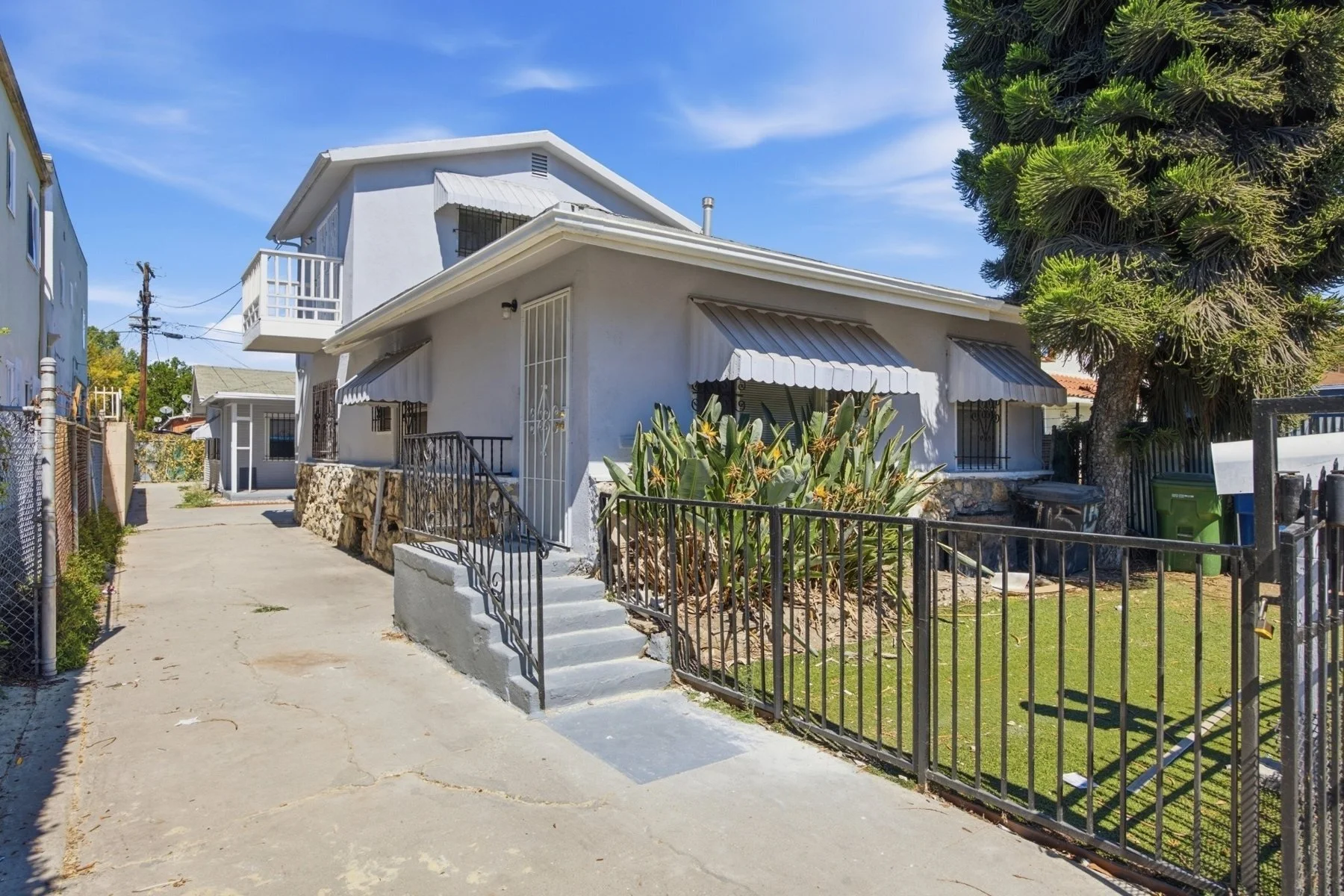 113-e-95th-st-front-unit-exterior-angle.jpg