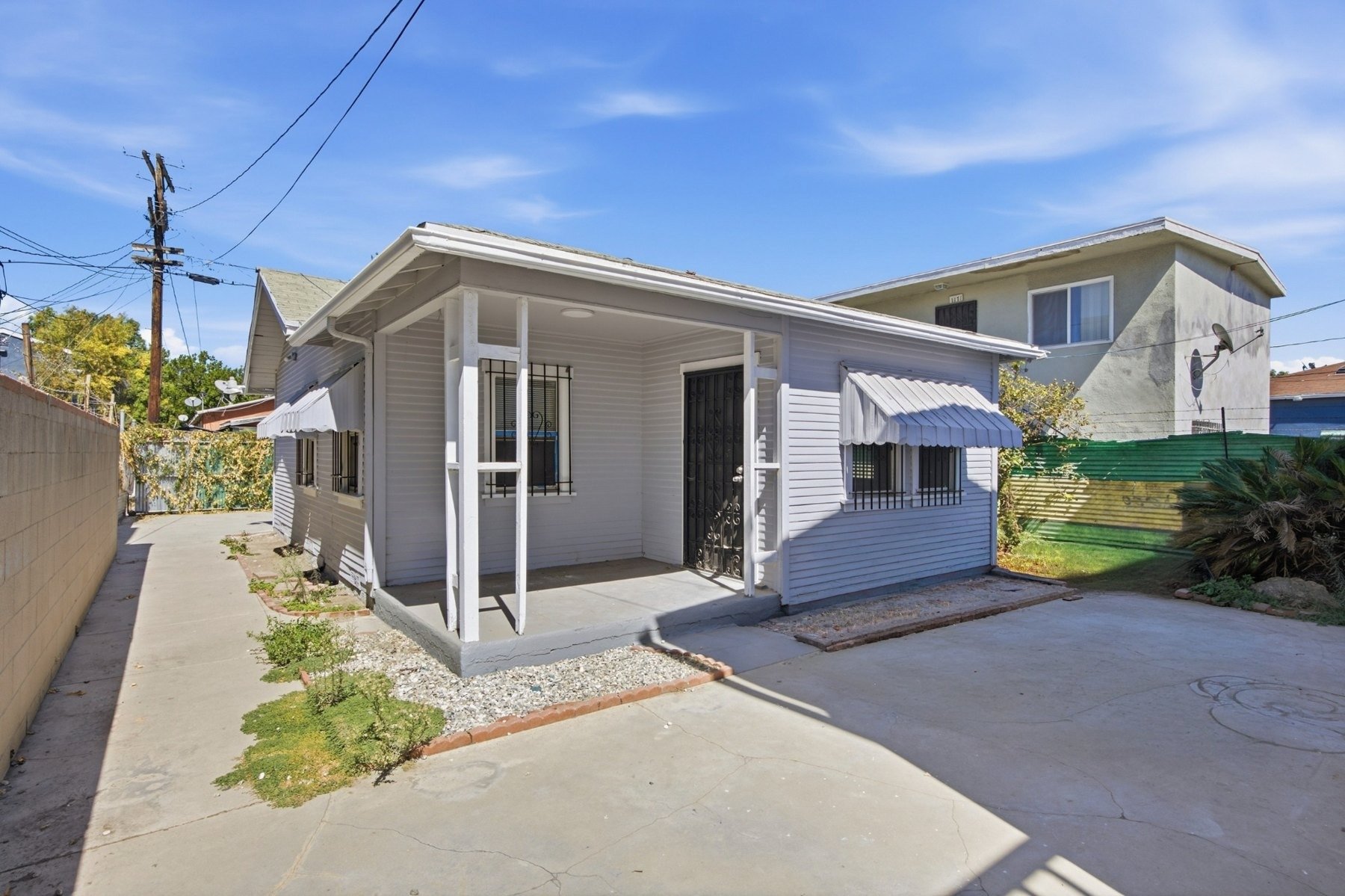 113-e-95th-st-back-unit-entry-porch.jpg