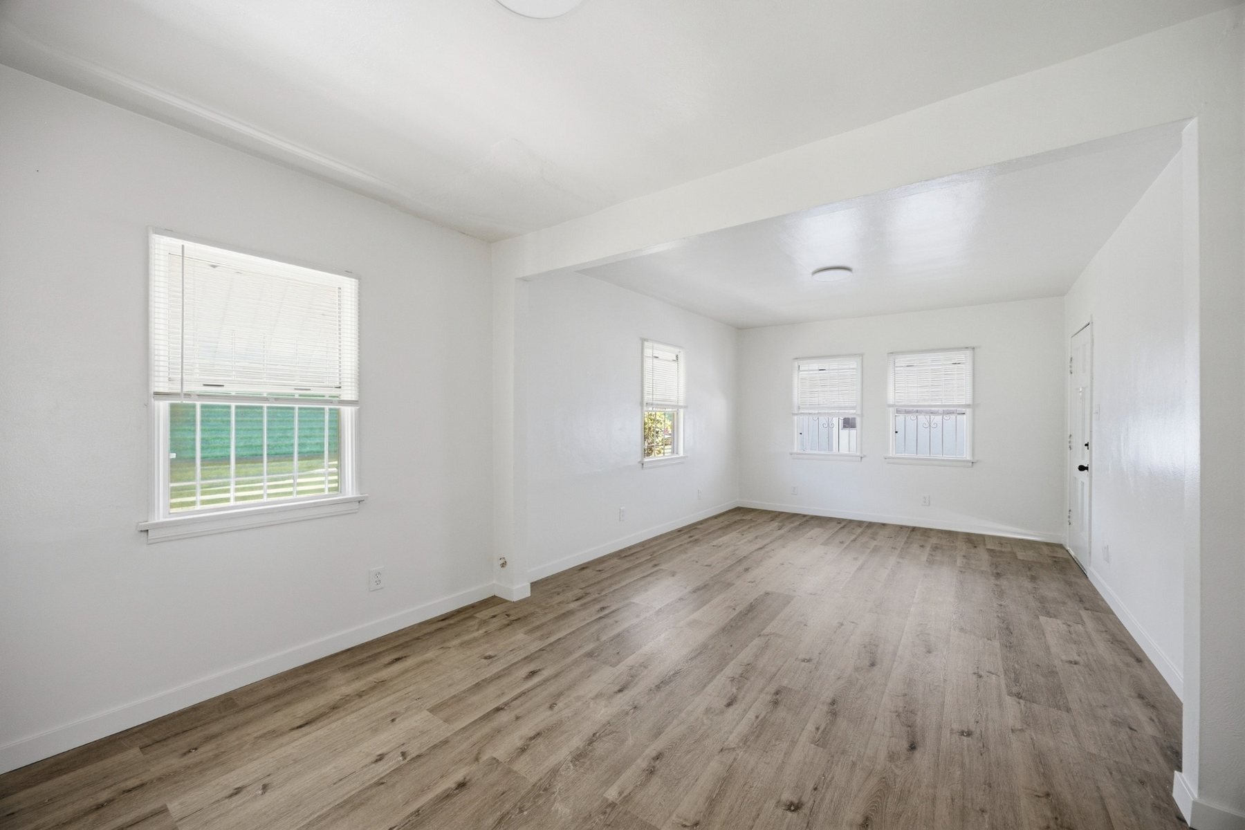 113-e-95th-st-back-unit-living-dining-room.jpg