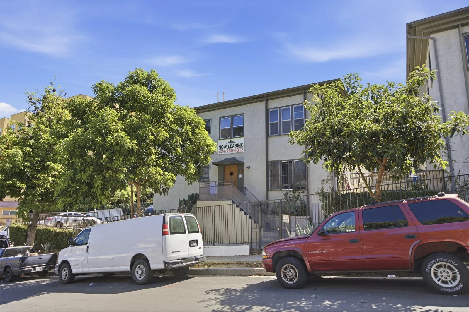 02-412-union-dr-westlake-apartment-building-front-elevation.jpg