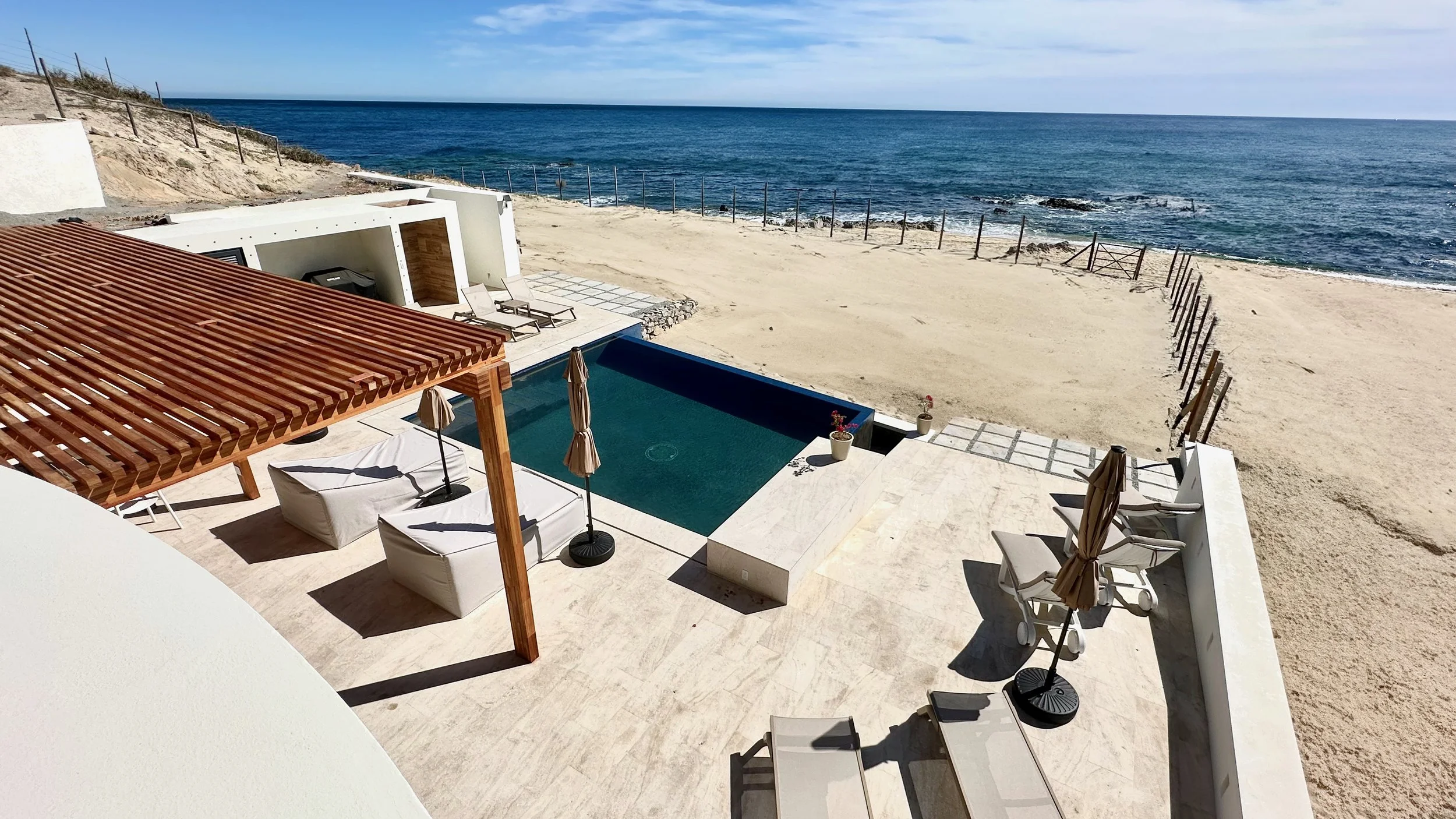 Balcony to Beach 2.jpg