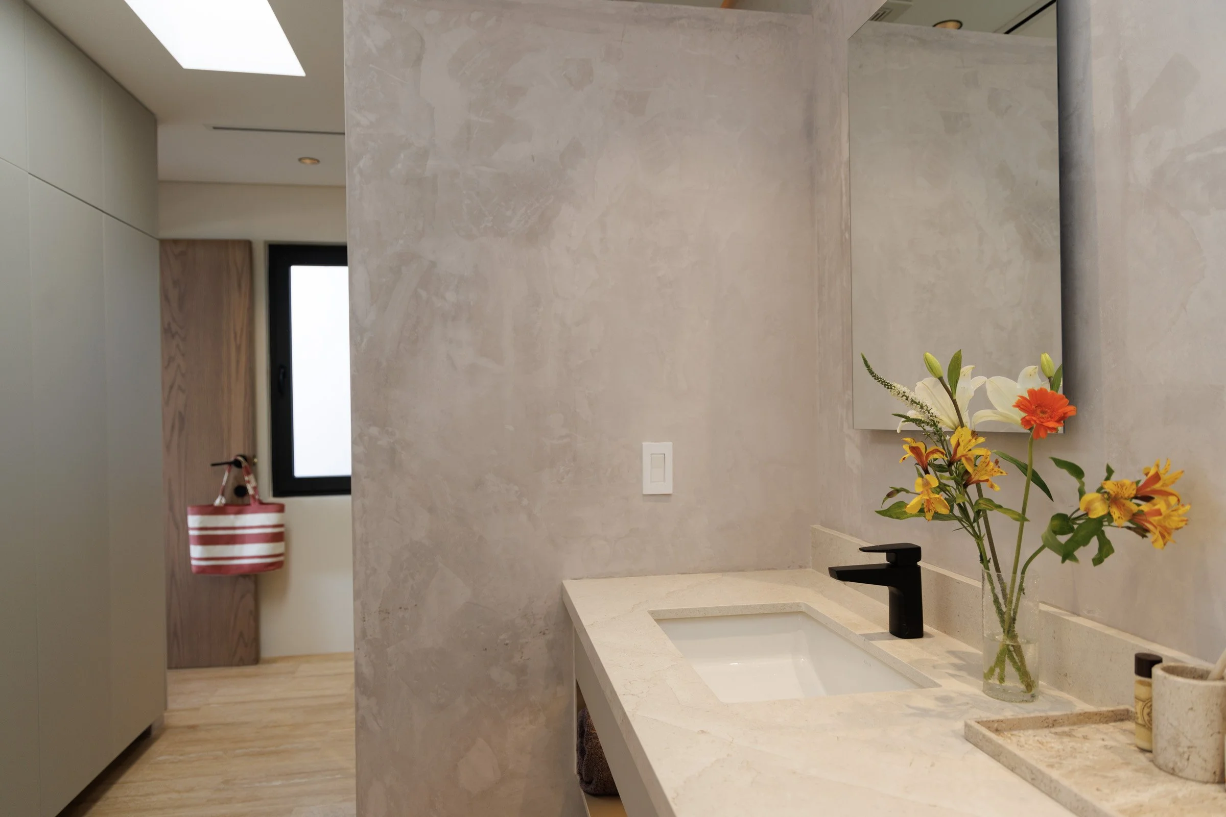 Suite2_4848-1.jpg