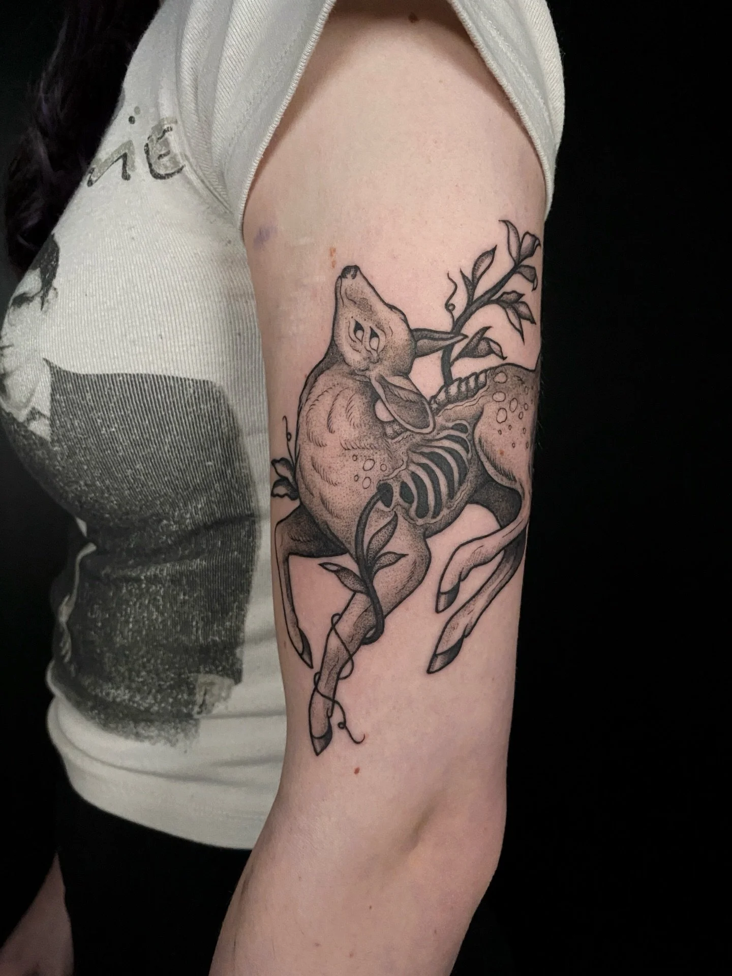 👁️ Mystic Doe, for Macy 💗 
Thanks so much for letting me create this for you! I had so much fun at every point of this one, more whimsical dark creatures pls?!?

Books open if you&rsquo;ve got one in mind 👀 
.
.
.
.
#kelownatattoo #kelownabc #kelo