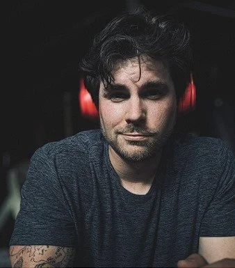 Eric with an H (Insta: erich.withanh)