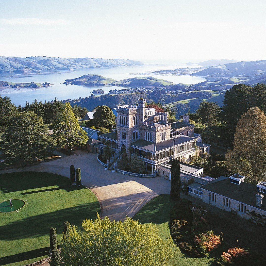@larnachcastle ⭐⭐⭐⭐⭐⭐

Over a century old, this large garden surrounding historic Larnach Castle on the Otago Peninsula is at an altitude of 300 metres. The scenery is spectacular and though the garden is subjected to wind and low rainfall it contain