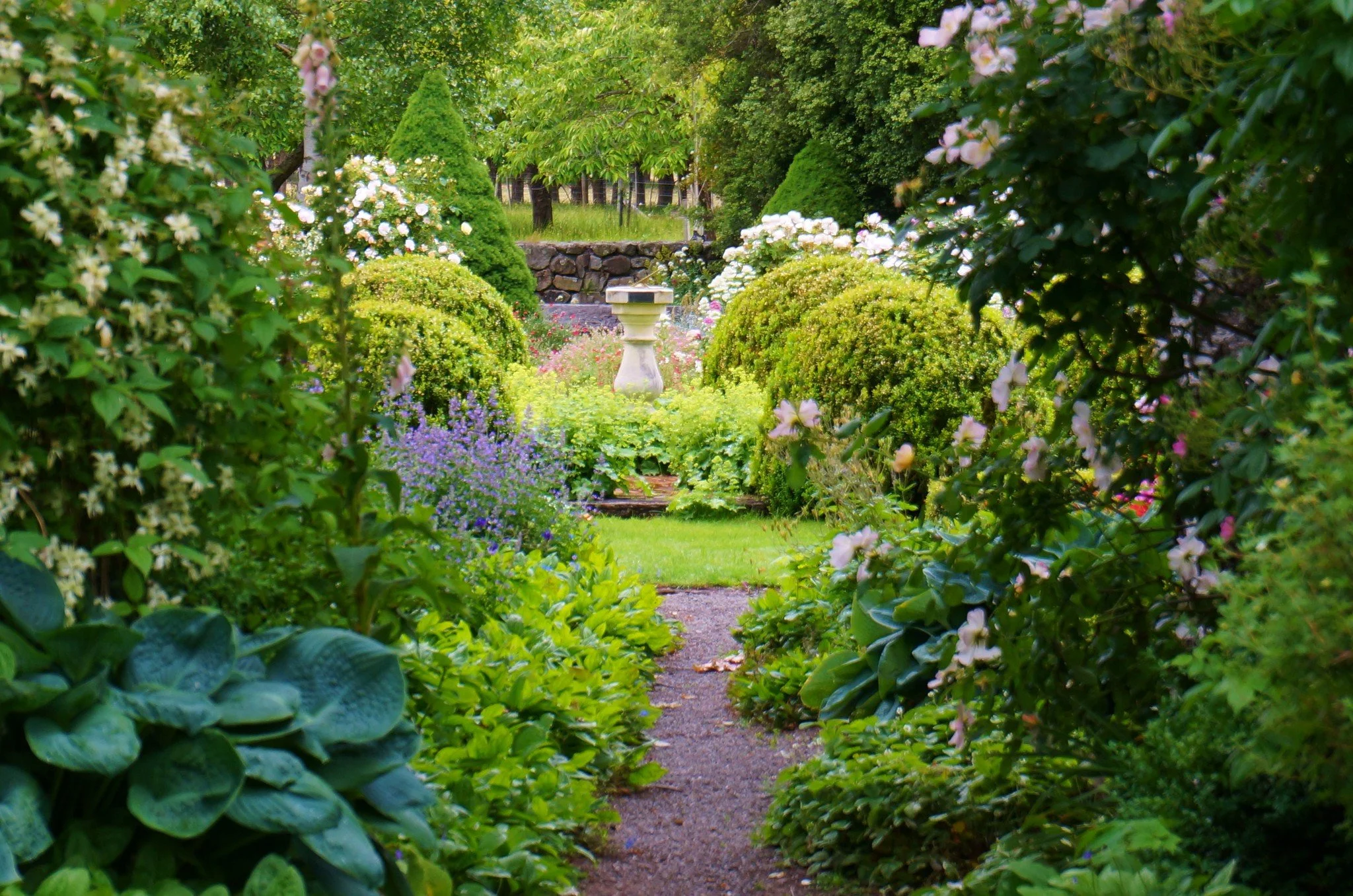 Over 50 years ago on a North Canterbury sheep farm, the garden at Flaxmere was established, boldly designed to frame breath taking mountain vistas, and create sense of tranquility with a series of ponds.

This is a large country garden based on the p