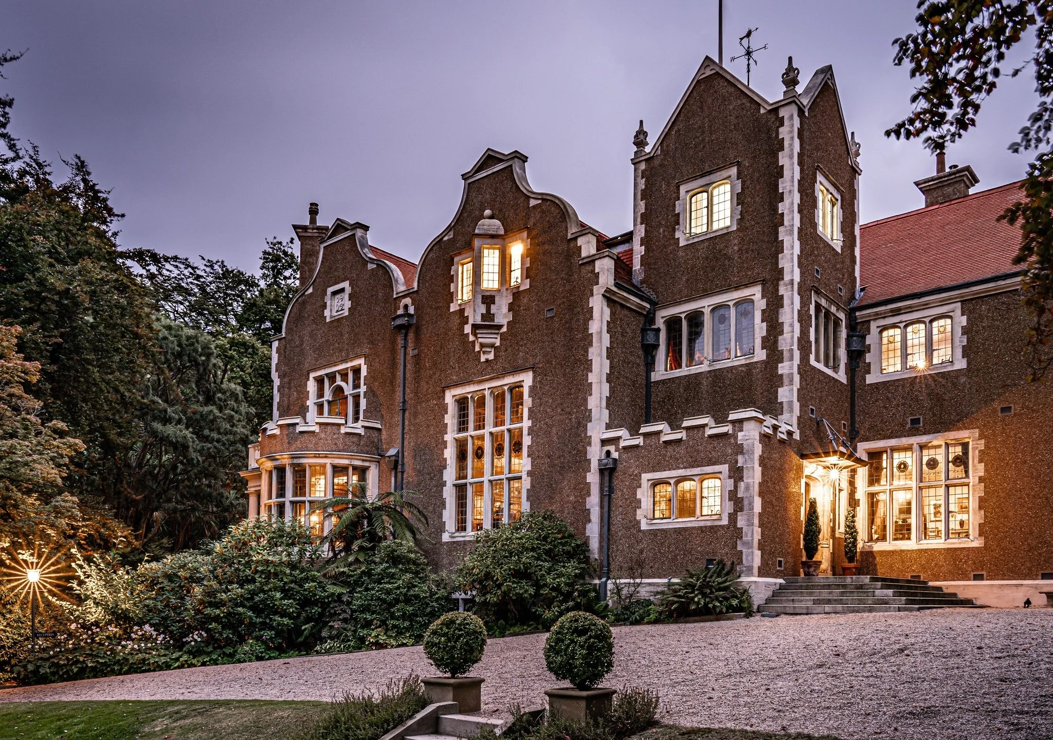 Olveston Historic Home ★★★★★

The garden at Olveston Historic Home reflects more than 200 years of gardening history, with an unusually broad plant collection ranging from kauri to cactus.

Layers of planting, specimen trees, and changing styles show