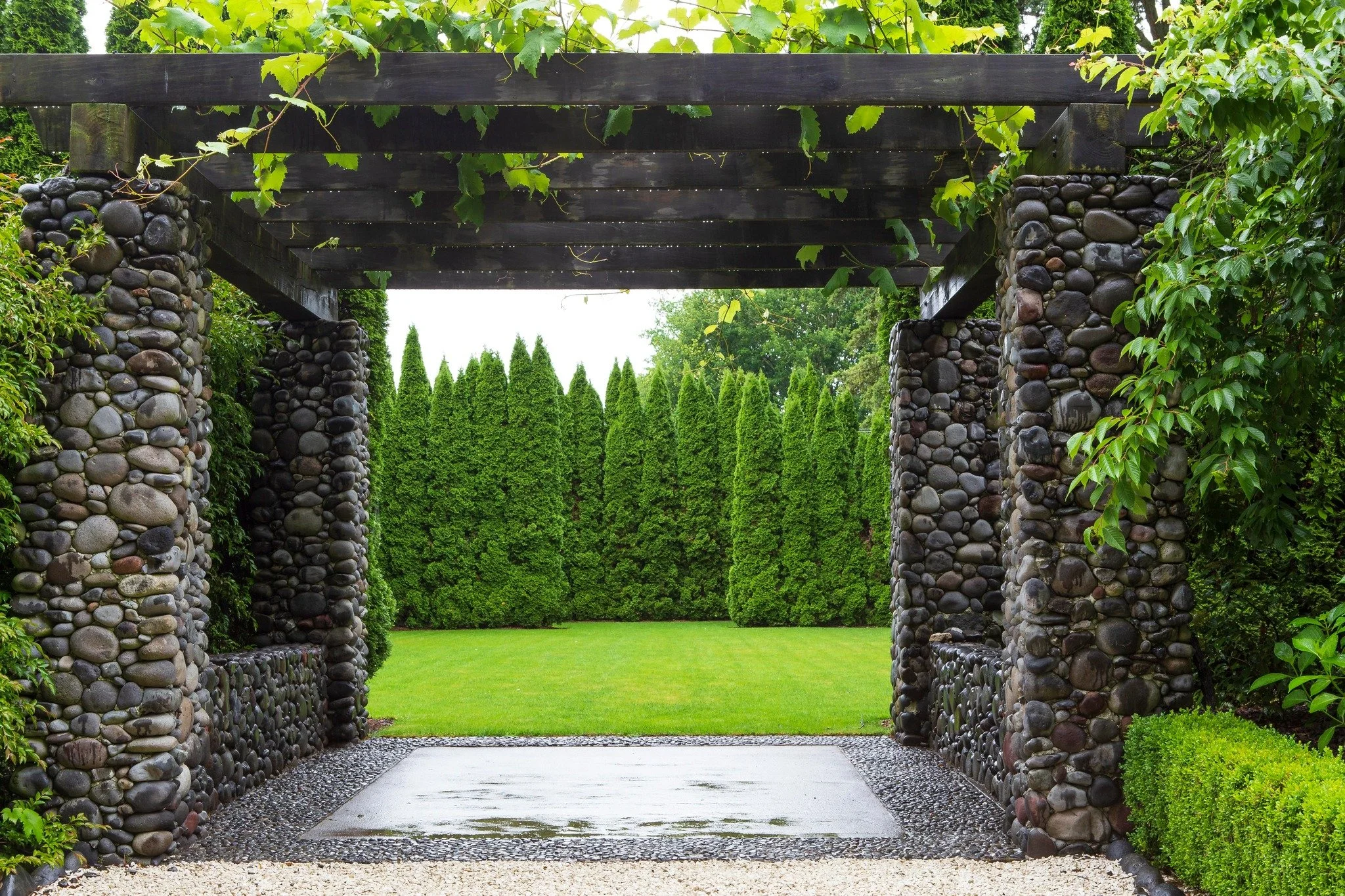 Bradley&rsquo;s Garden ★★★★★

Set across five acres with the Paddy Hills Farm as backdrop, Bradley&rsquo;s Garden unfolds as a series of richly detailed garden rooms, each linked by stone paths and designed to surprise at every turn.

A hydrangea-lin