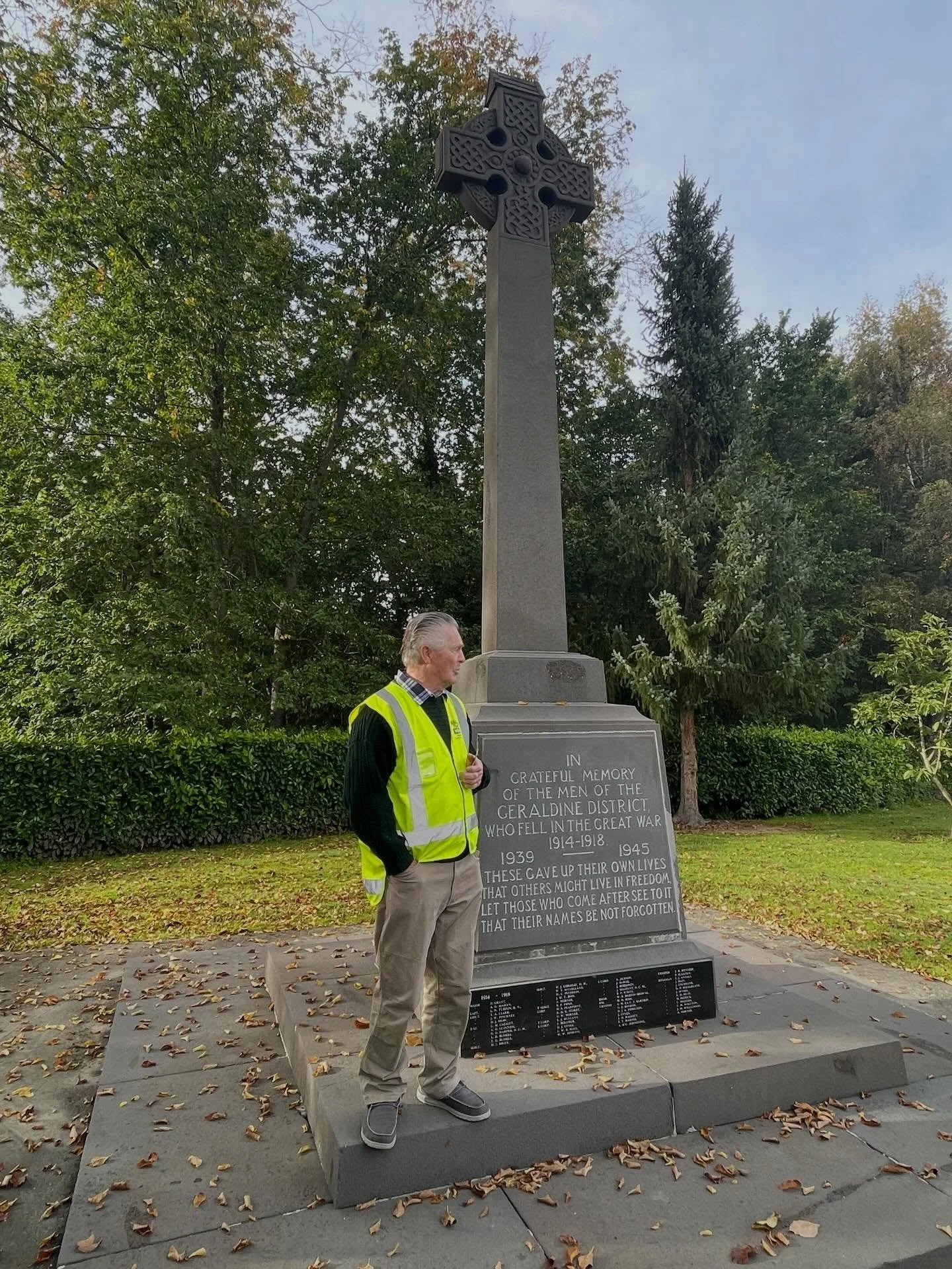 Thanks to Dave Attwood and his amazing team of volunteers who lead us through their riverside plantings of Rhododendrons, Azaleas and other treasures along the river at Geraldine. A note from us - They are a charity and always on the lookout for dona