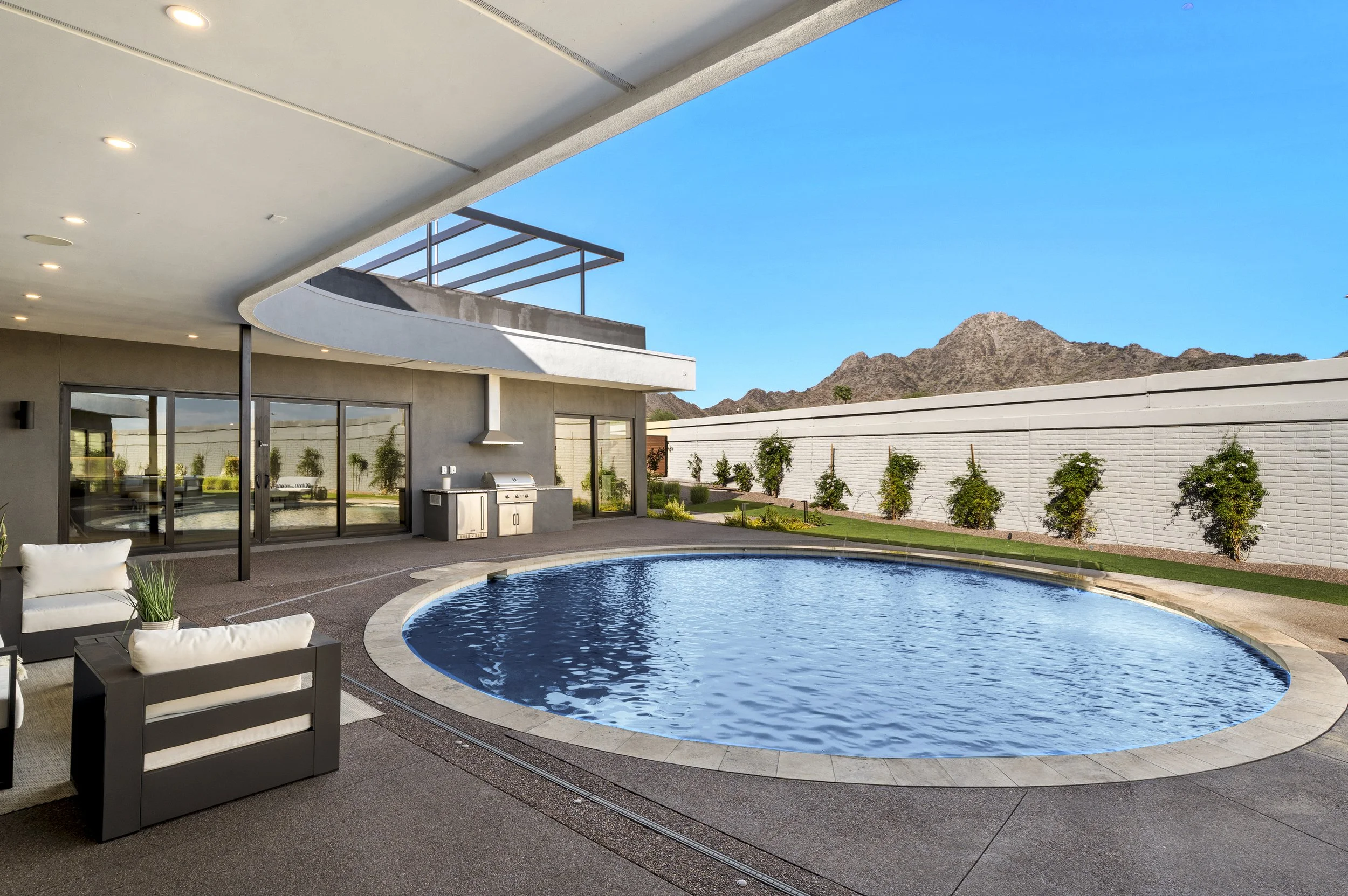 016__1831 E Palmaire Ave.jpg