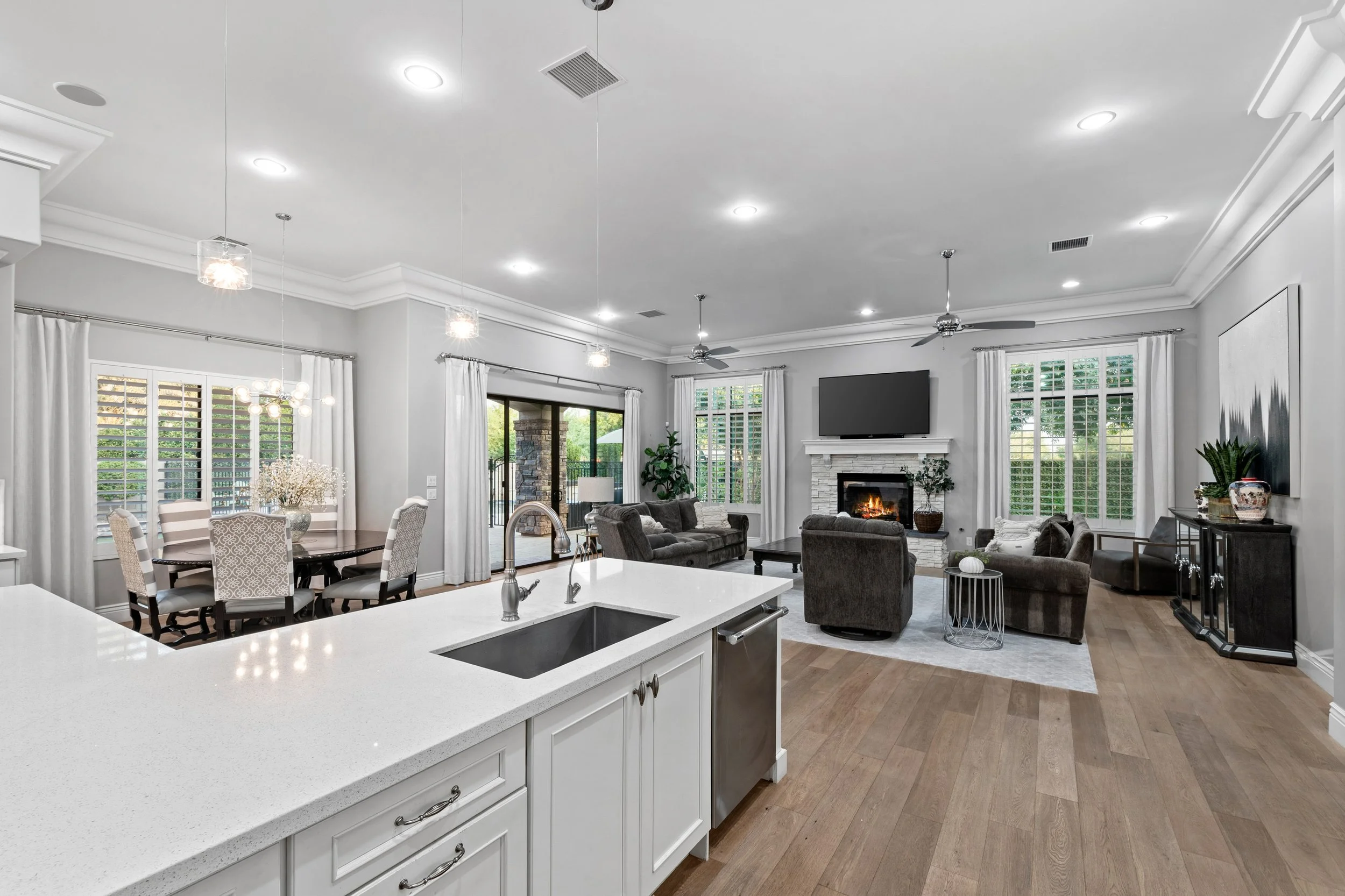 020___3101 E Portola Valley Dr.jpg