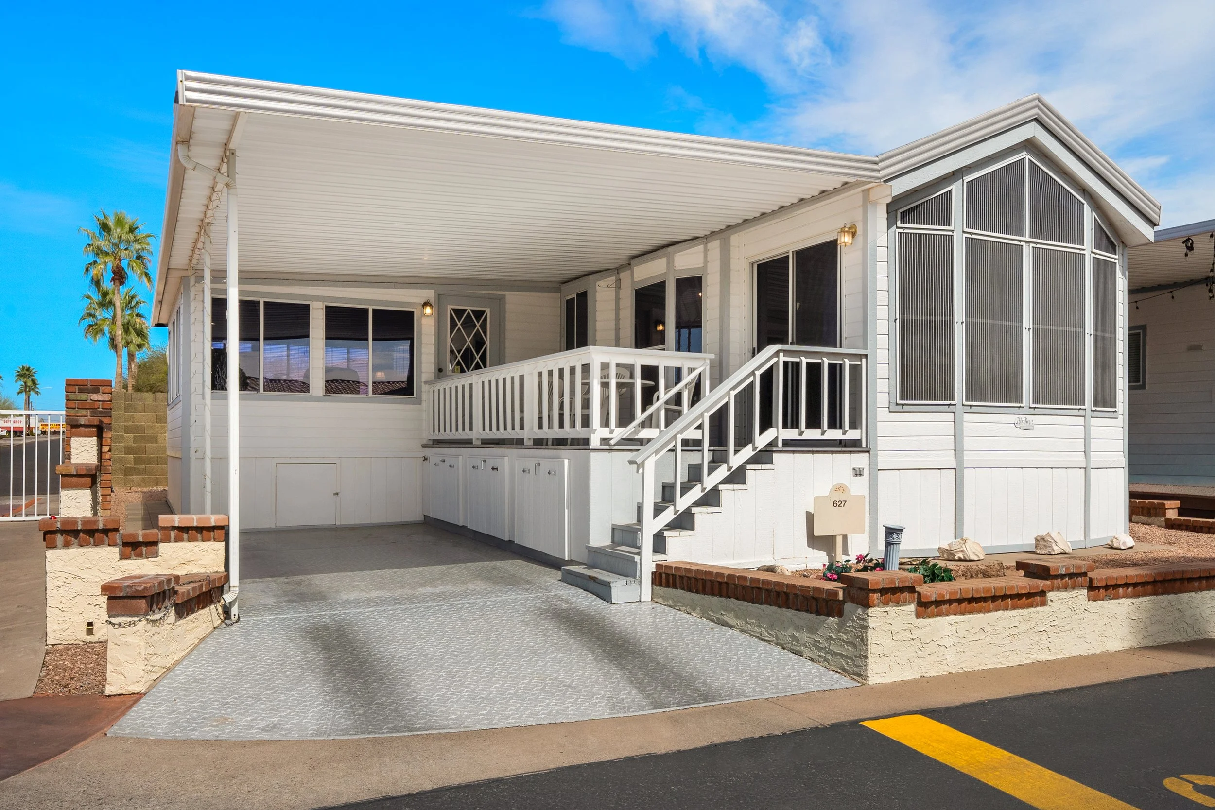 Daytime Photos 500-1000sqft