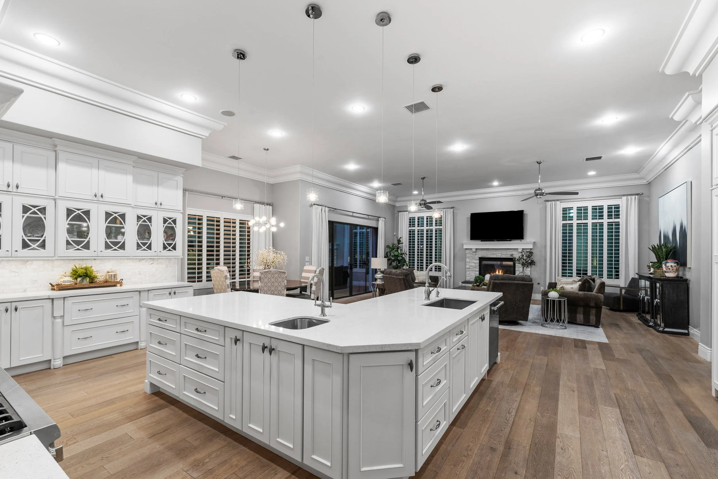 031___3101 E Portola Valley Dr.jpg