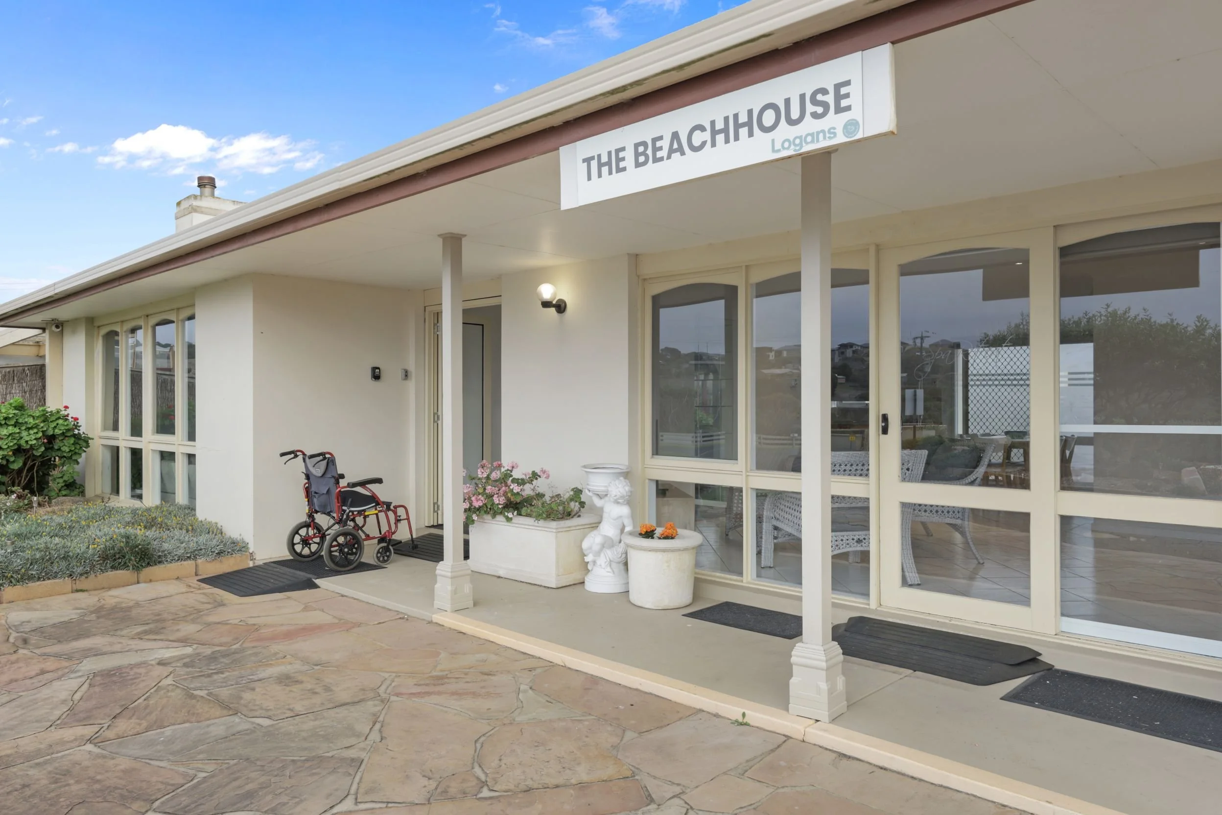 006_Open2view_ID947941-7_Logans_Beach_Road 2.jpg